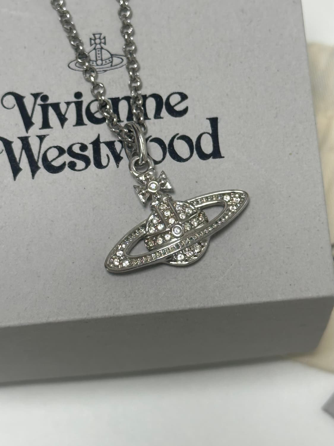 비비안웨스트우드 미니 바스 릴리프 팬던트 네크리스 상품이미지2