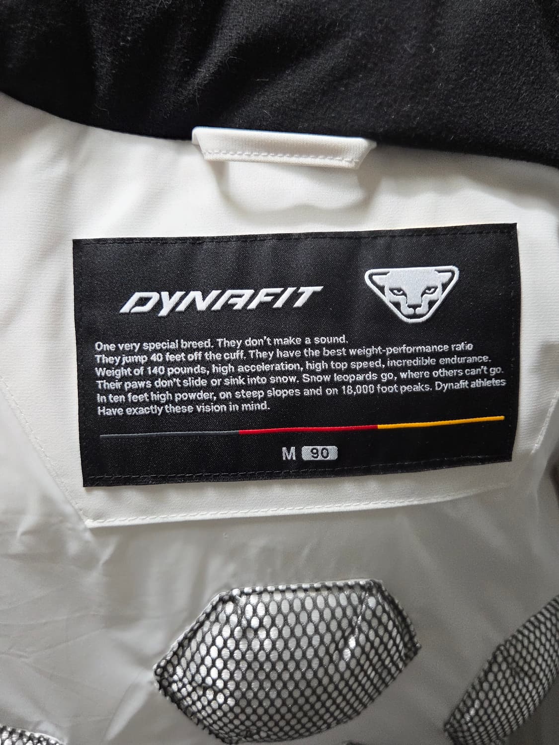 [다이나핏] 카본 비스트 구스다운 패딩 판매합니다. 상품이미지3