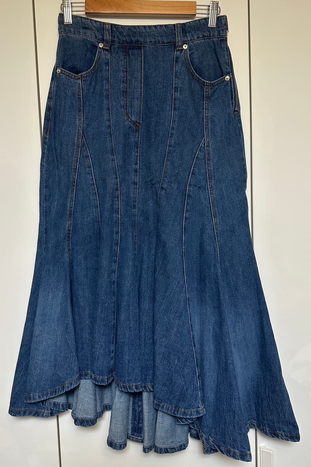 한섬시스템 청 데님 언발란스 훌 스커트 상품이미지1