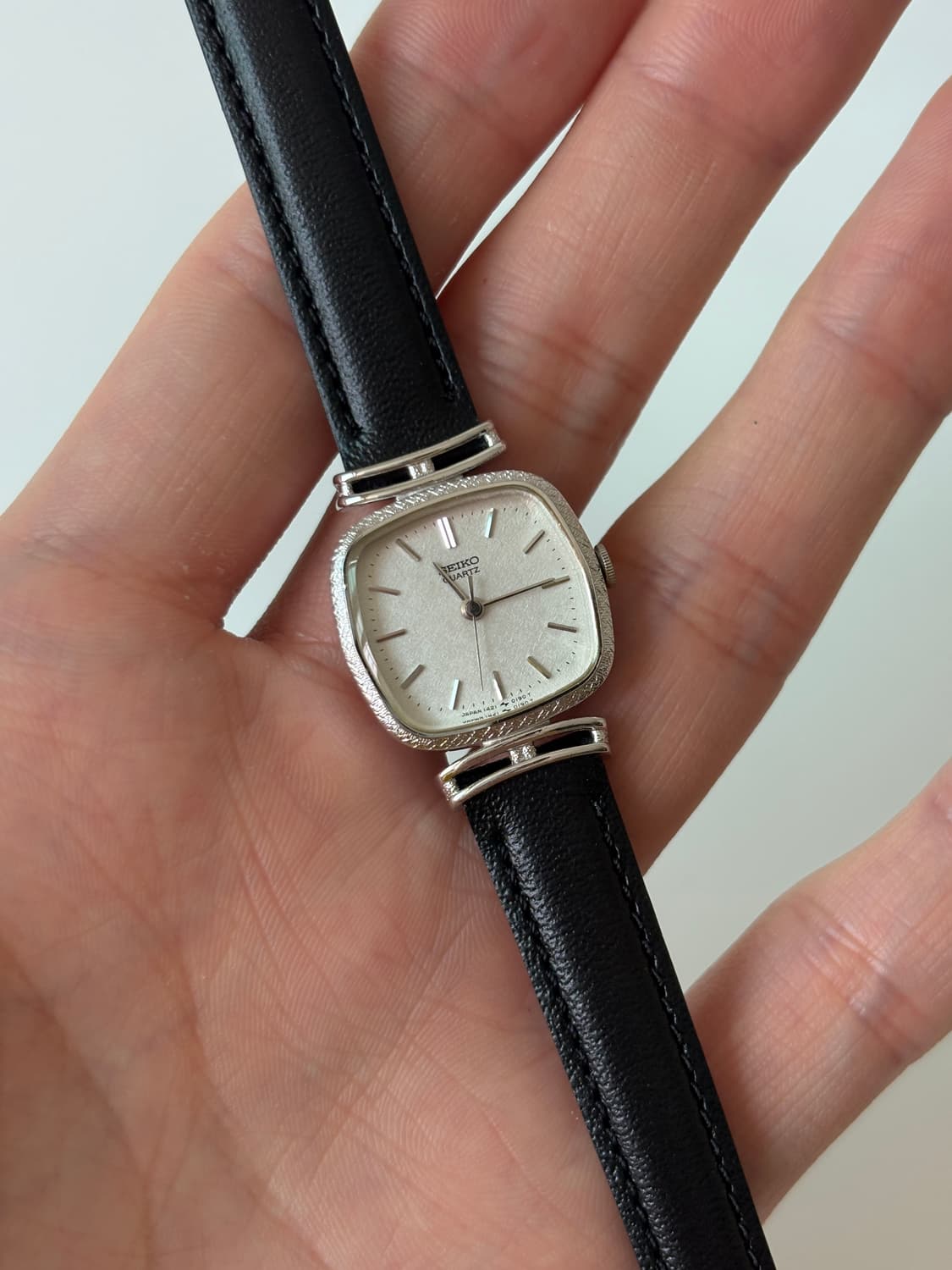 1980s Texture Bezel Square Ladies Quartz 상품이미지2