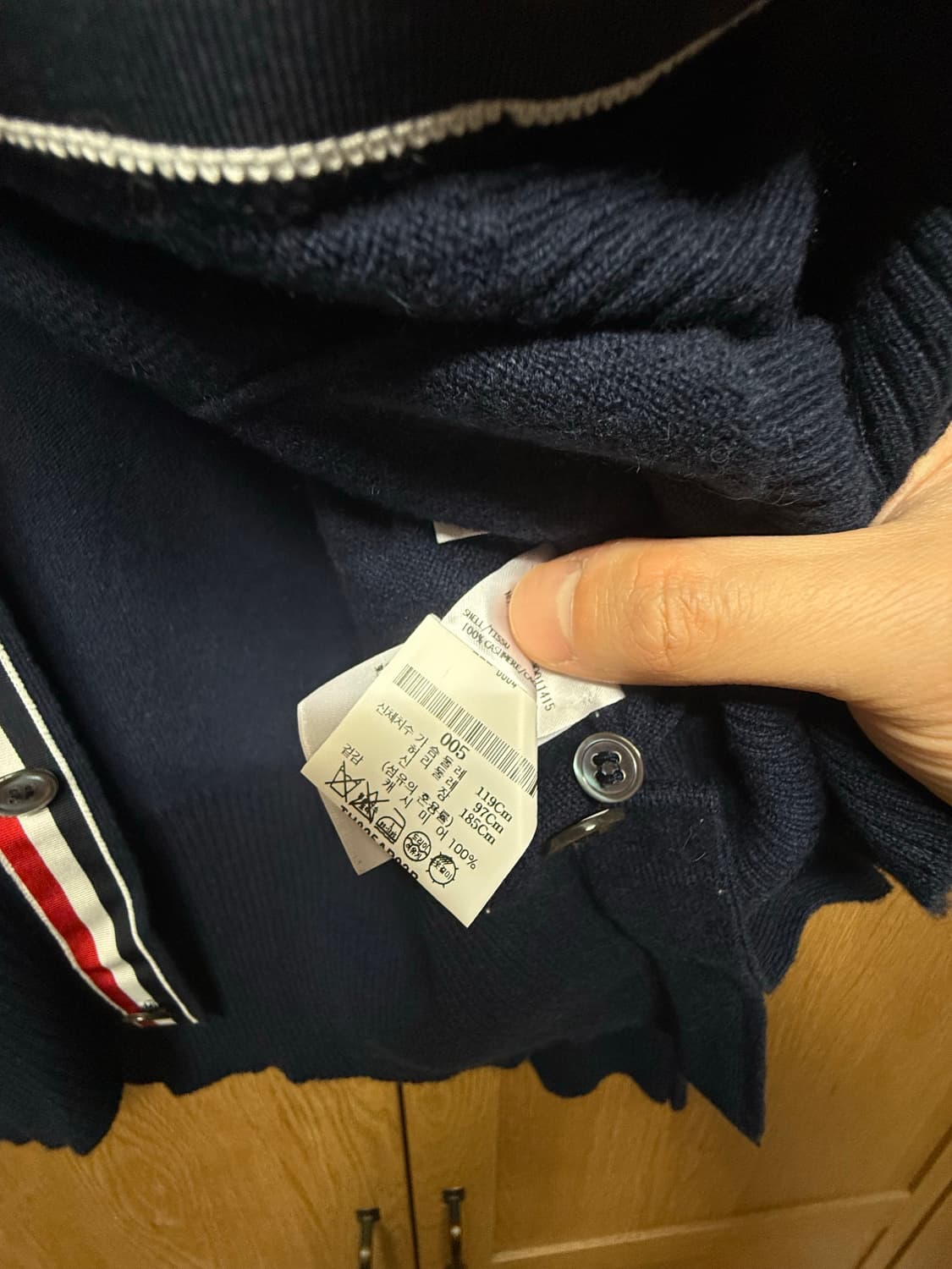 [5] 톰브라운 캐시미어 사선 가디건 네이비/ 새제품 상품이미지3