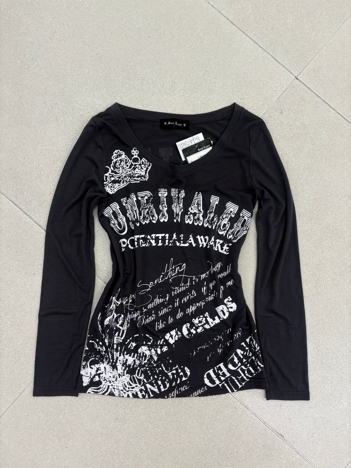 차콜 펑크 큐빅 롱슬리브 상품이미지1