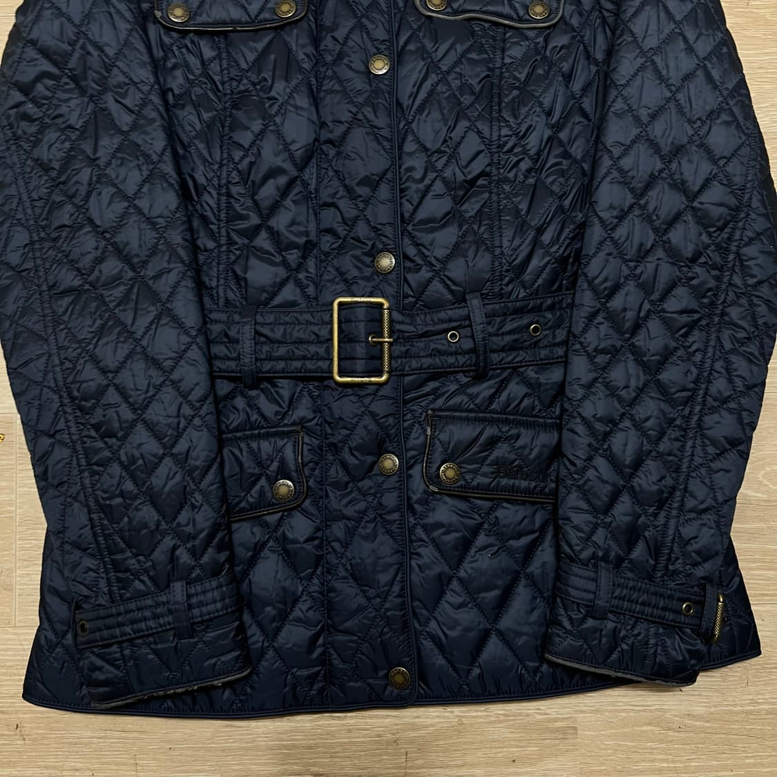 바버 여성 폴라퀸트 벨티드 퀼팅자켓 [네이비] 34 상품이미지3