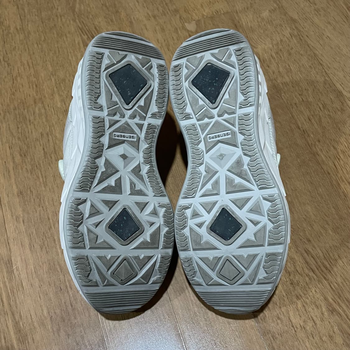 네파 이젠벅 다이얼 패딩 운동화 250 상품이미지8