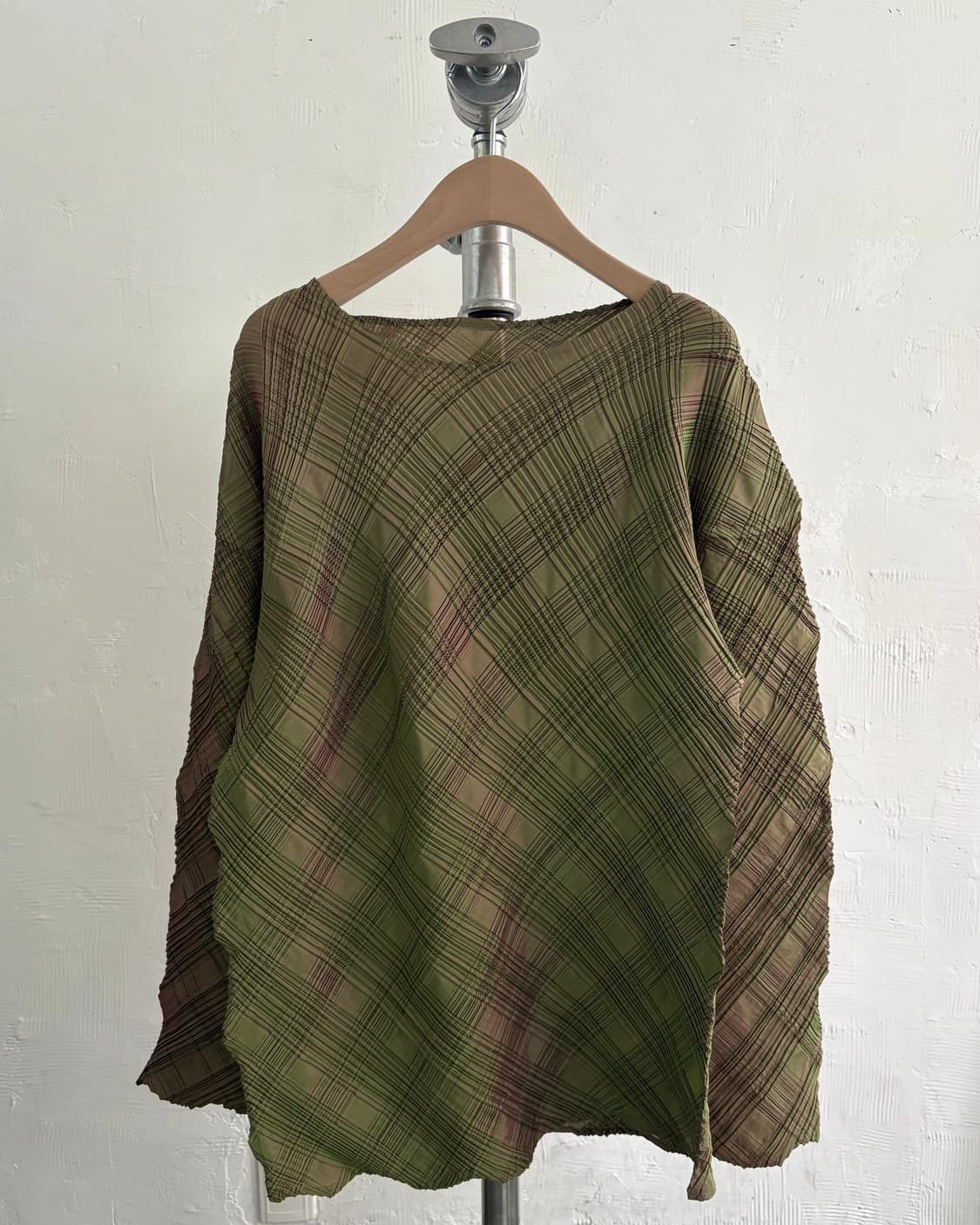 Issey Miyake 이세이미야케 그린 보트넥 플리츠 티셔츠 상품이미지1