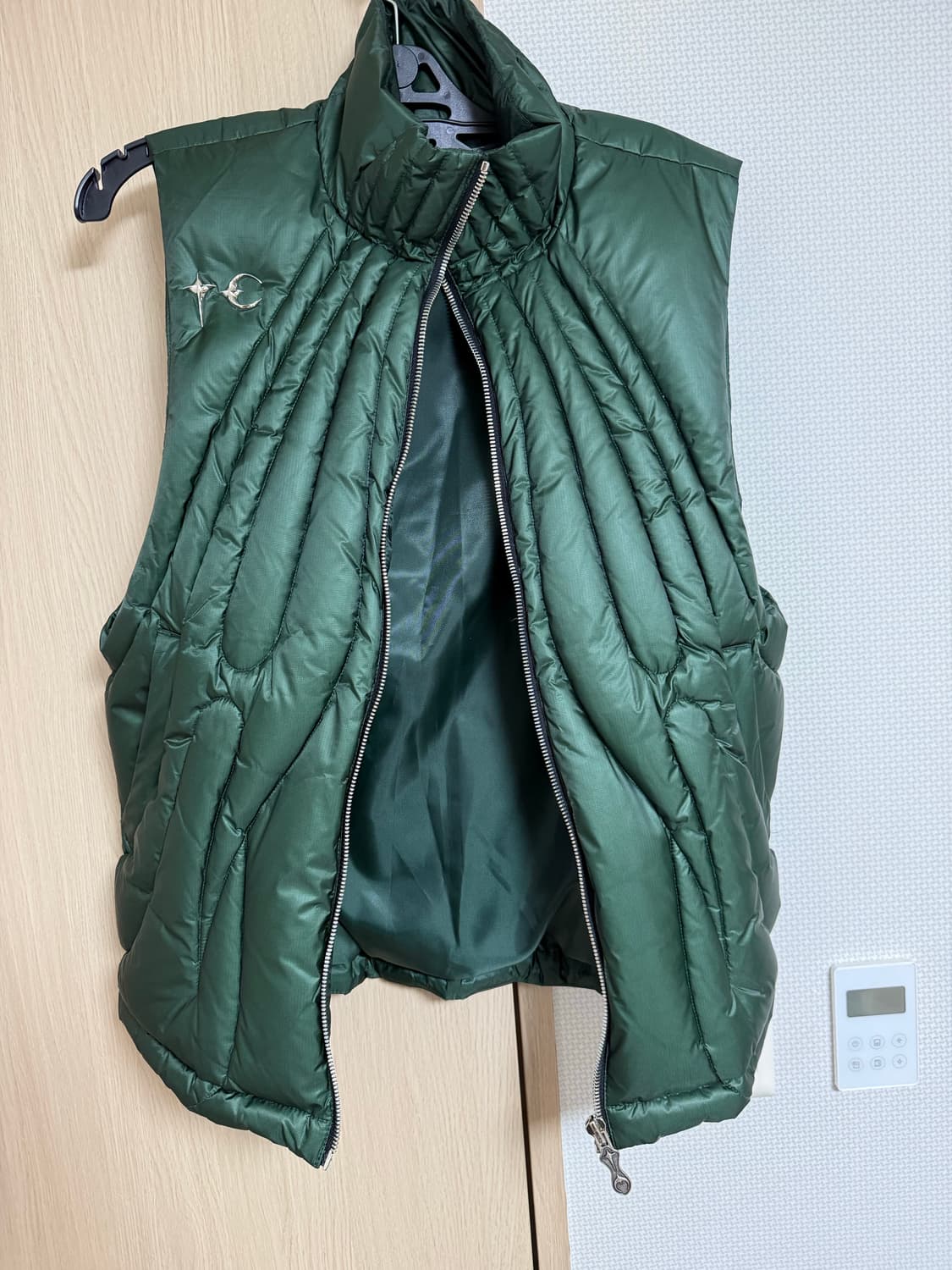 떠그클럽 조끼패딩 판매 상품이미지1