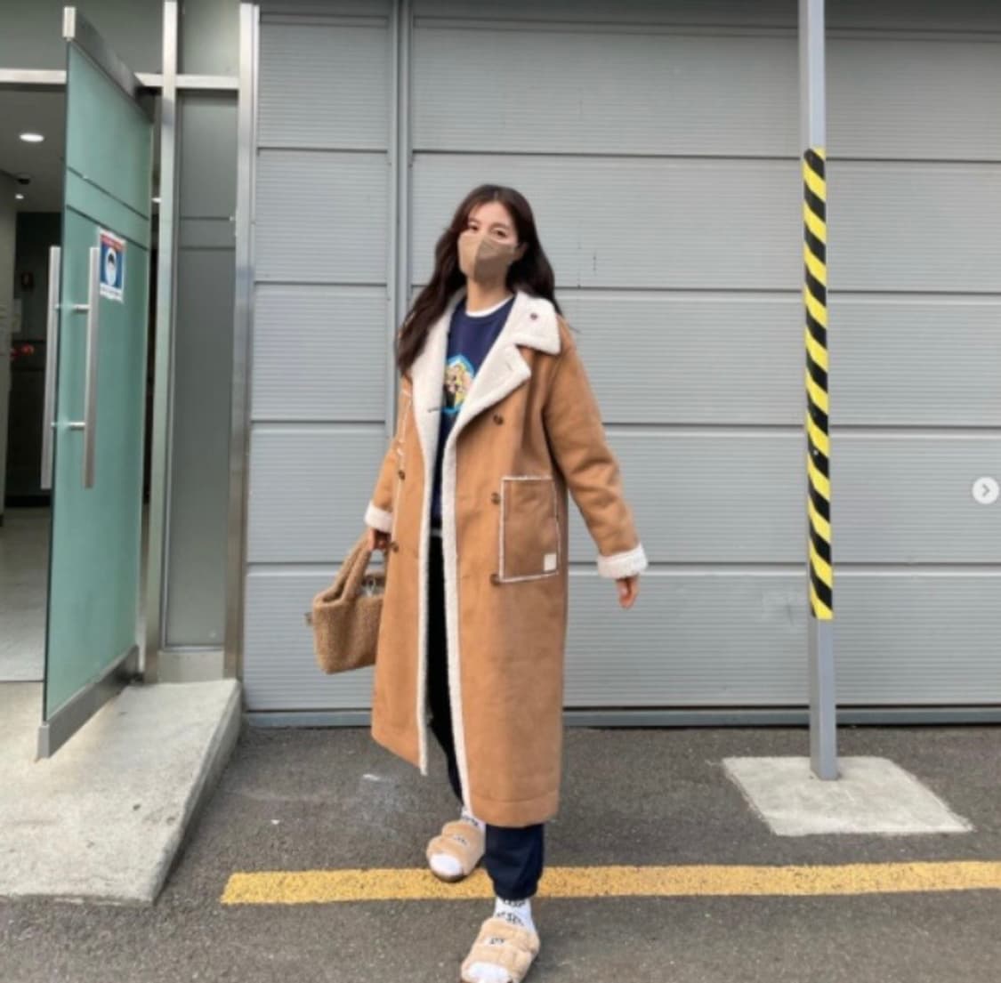 [ahwe] Blanche Reversible Long Shearing  상품이미지2