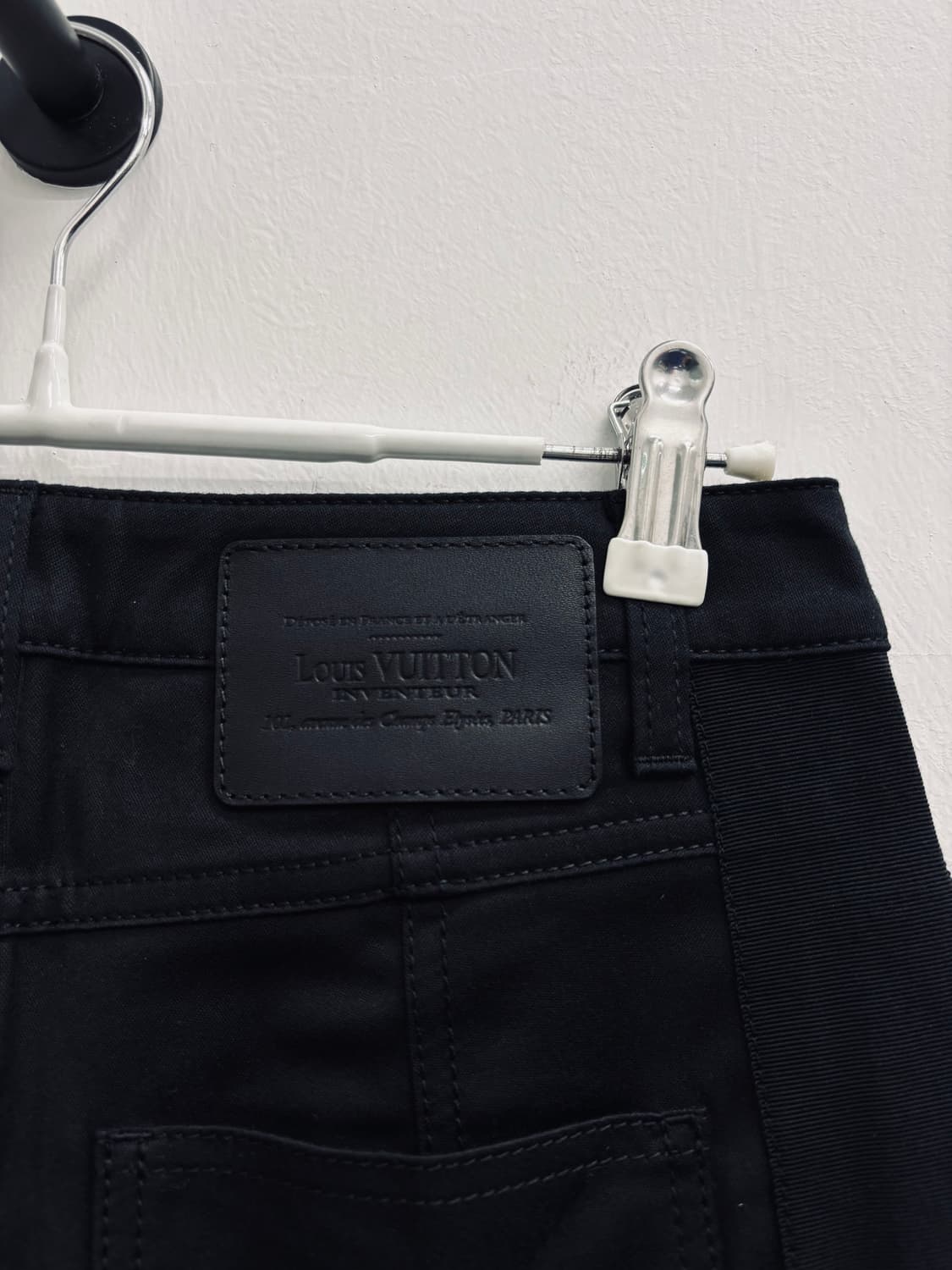 [백화점택] Louis Vuitton 그로그랭 사이드 패널 슬림 팬츠 상품이미지4