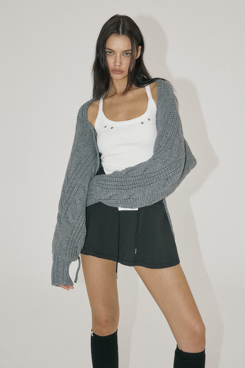 쓰리타임즈 23fw 케이블 볼레로 가디건 멜란지그레이 상품이미지4