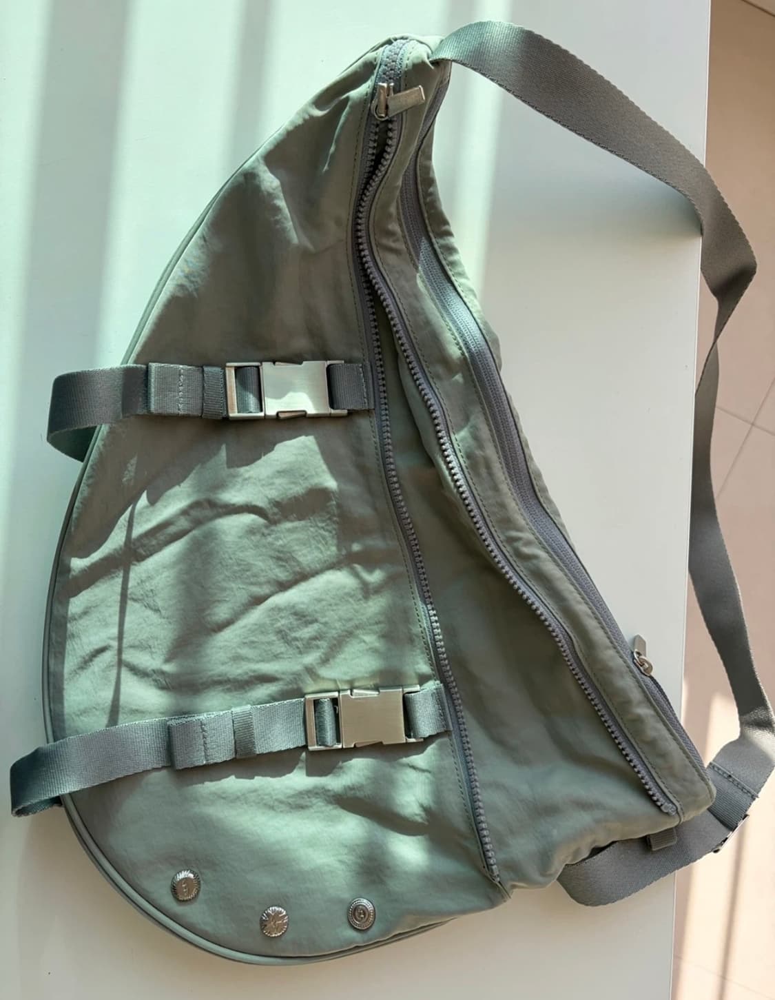 언다이드룸 보타 크로스백 상품이미지2