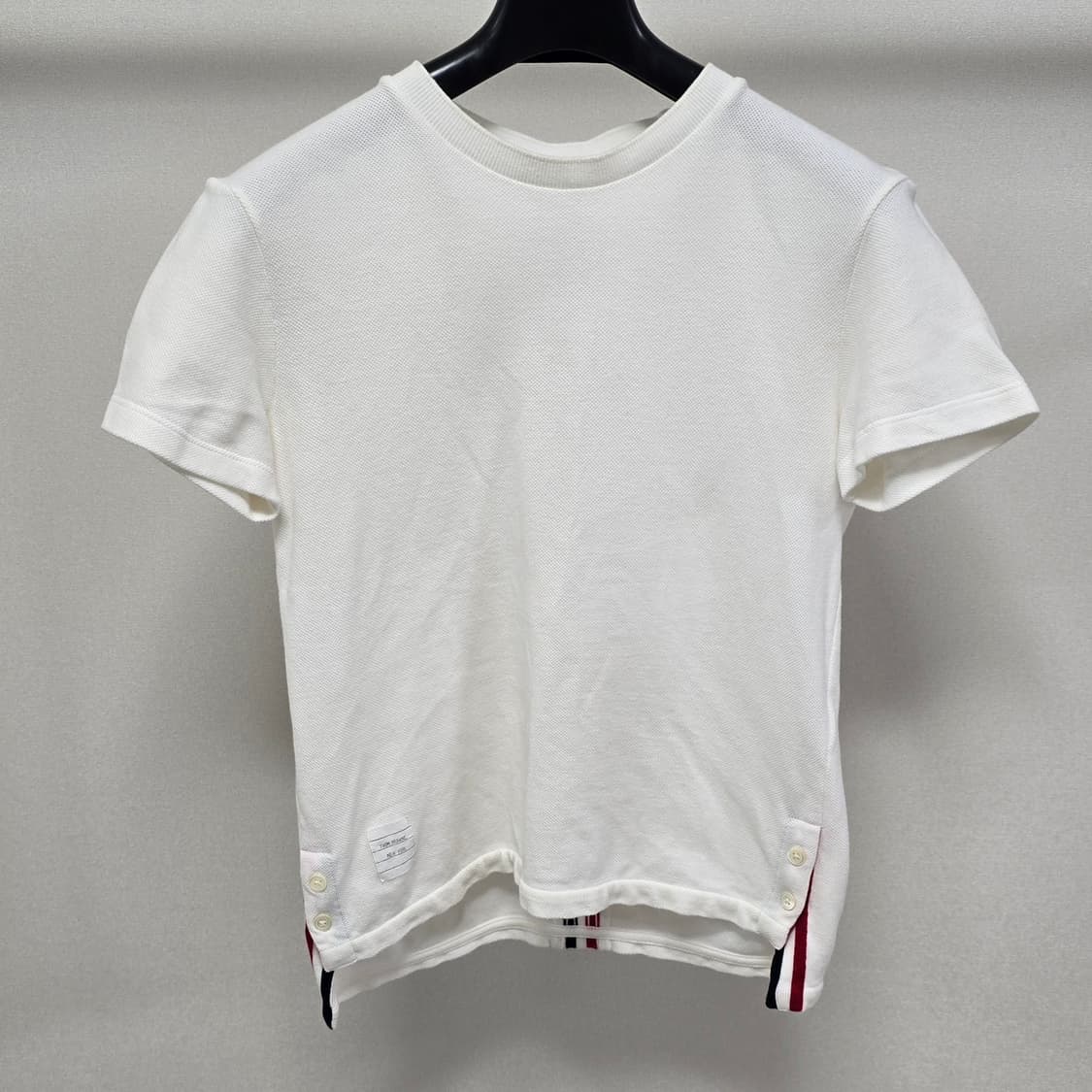 톰브라운 백삼선 여성 반팔 티셔츠 36사이즈 판매 상품이미지1