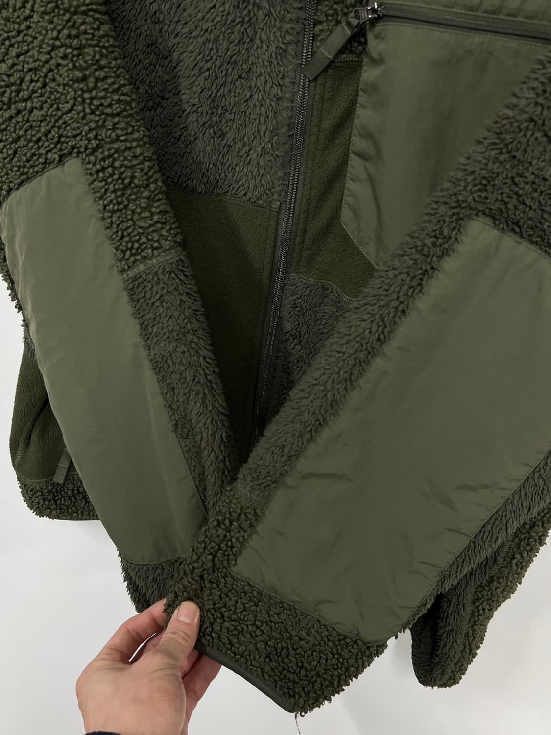 유니클로 엔지니어드 가먼츠 포켓 밀리터리 카키 후리스 집업 상품이미지3