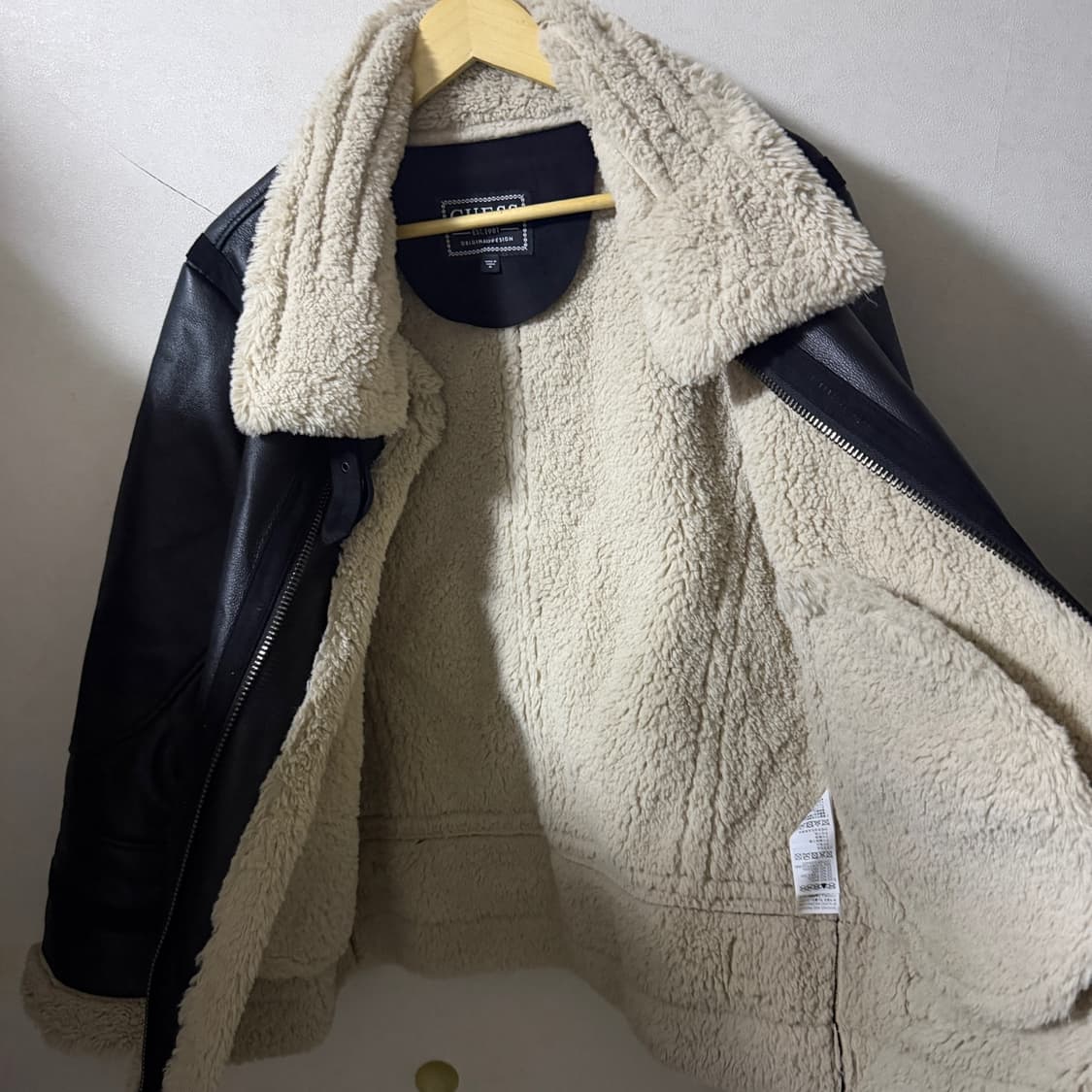 게스 하이넥 남녀공용 무스탕 M (남성 95정도) 상품이미지7