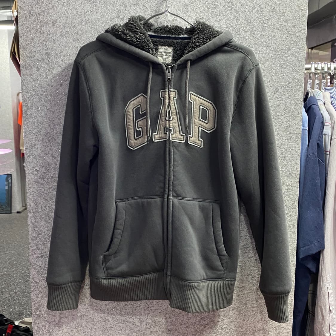 GAP 빅로고 퍼 그레이 후드집업 B4187 상품이미지2