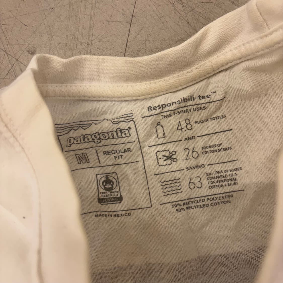 파타고니아 빅로고 포켓 반팔티 상품이미지4