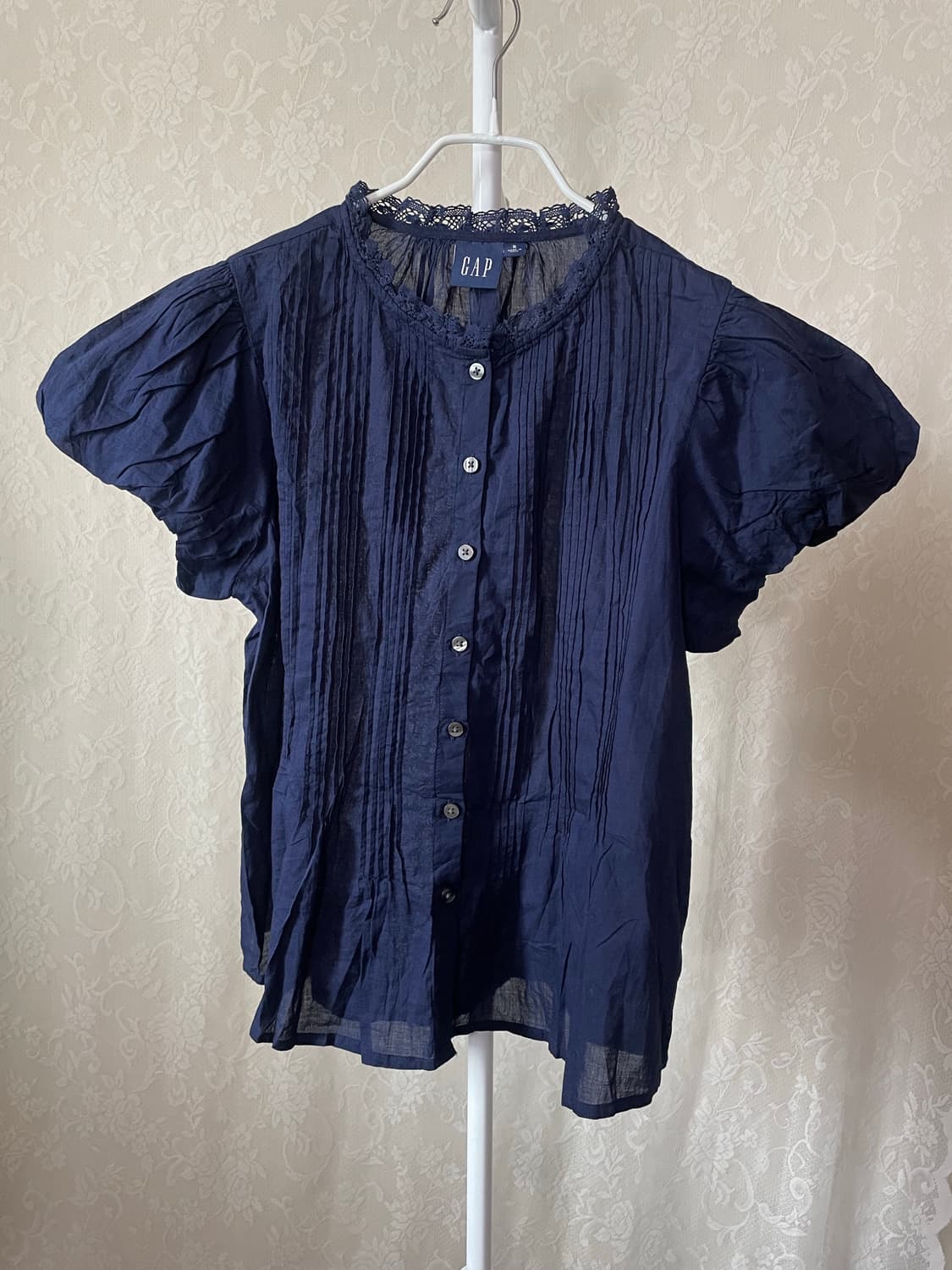 GAP 네이비 레이스넥 블라우스 / 퍼프 반팔 상품이미지2