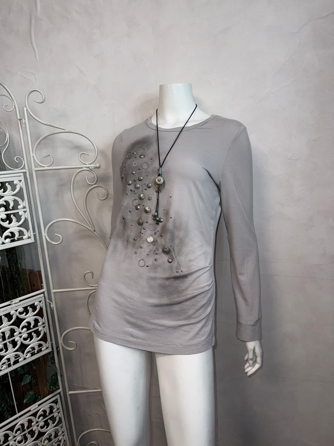 Gray grunge painted stud shirring sleeve 상품이미지4