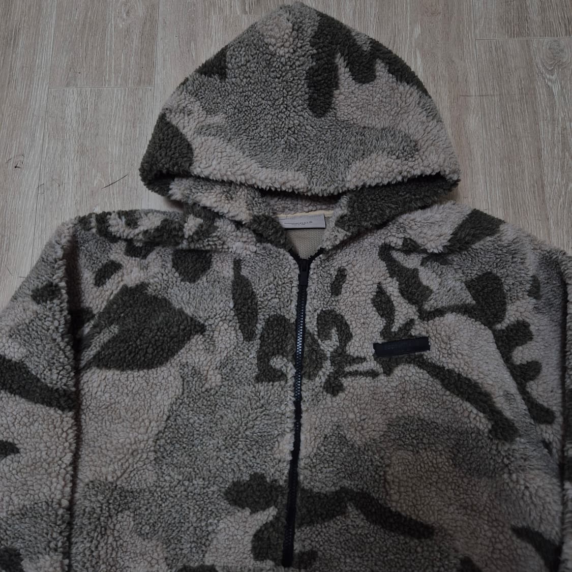 피어오브갓 에센셜 박스로고 카모플라쥬 아노락 후드 후리스 XL(105) 상품이미지2