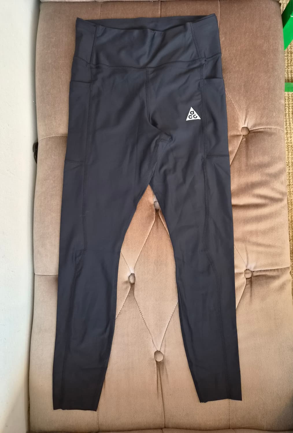 새제품)나이키 Nike ACG 여성 드라이핏 뉴 샌즈 미드라이즈 레깅스 상품이미지3