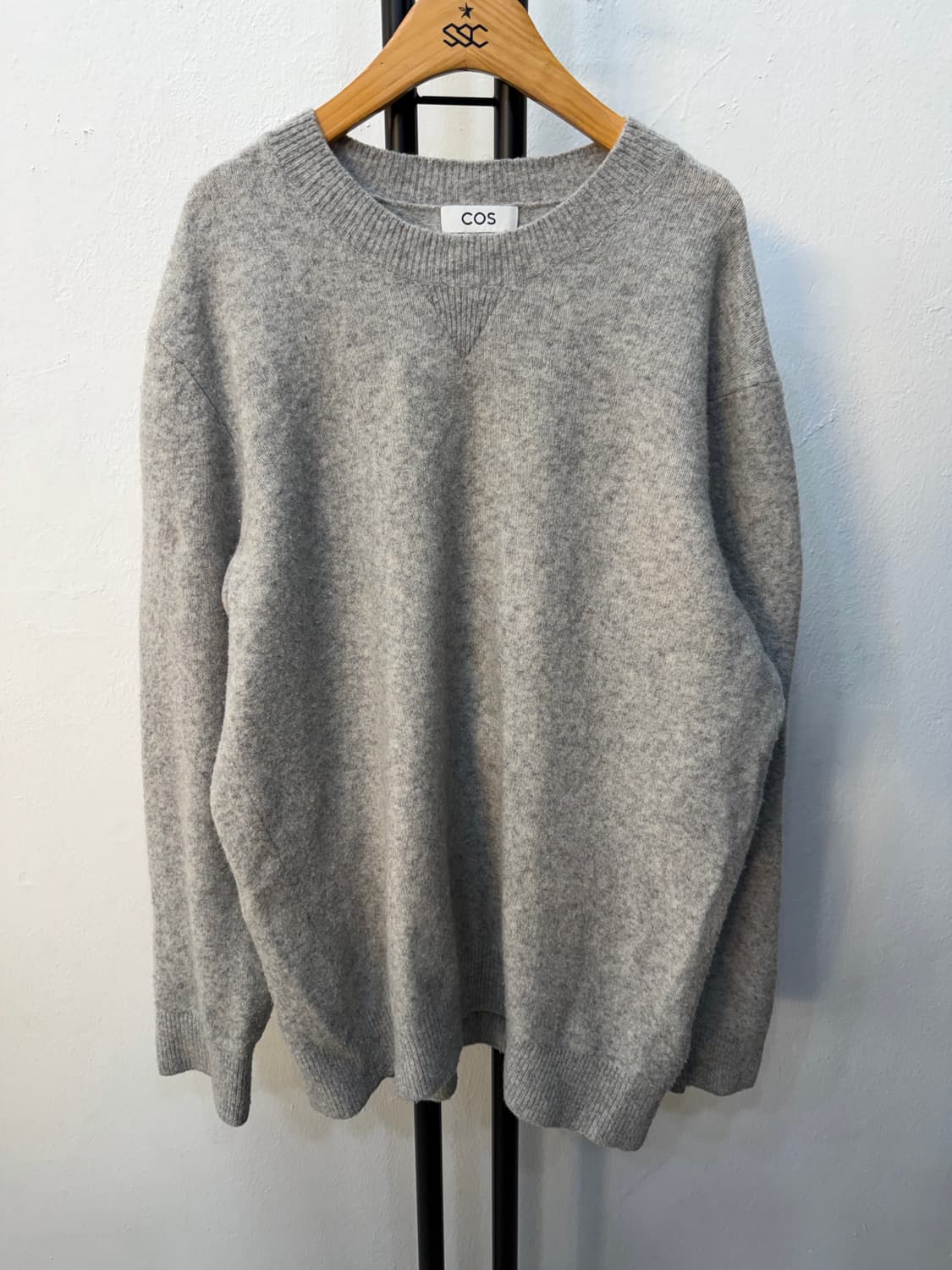 정품) COS 코스 남성 오버핏 그레이 니트 S 상품이미지1