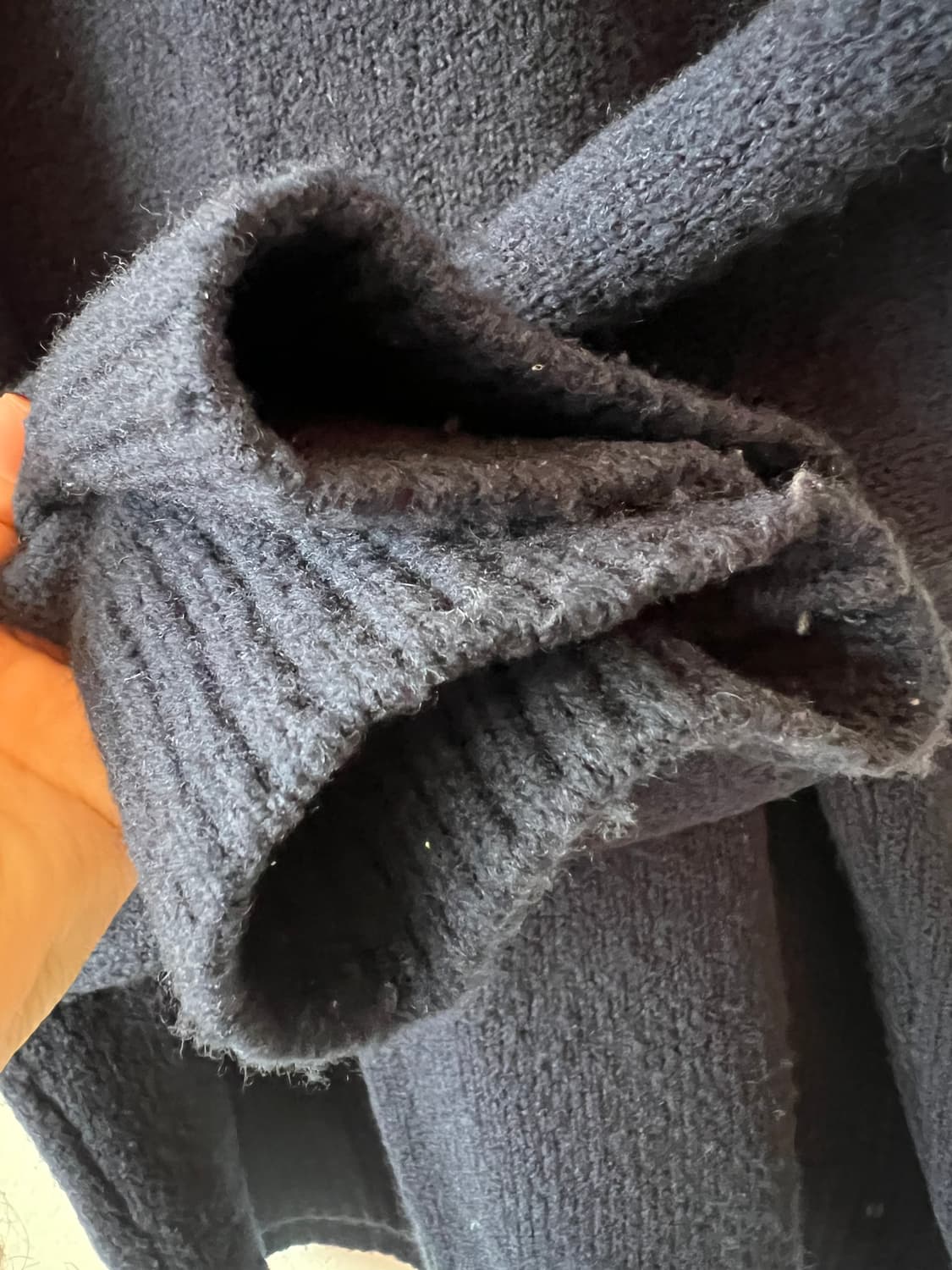 마시모뚜띠 남성 네이비 라운드울니트  상품이미지4