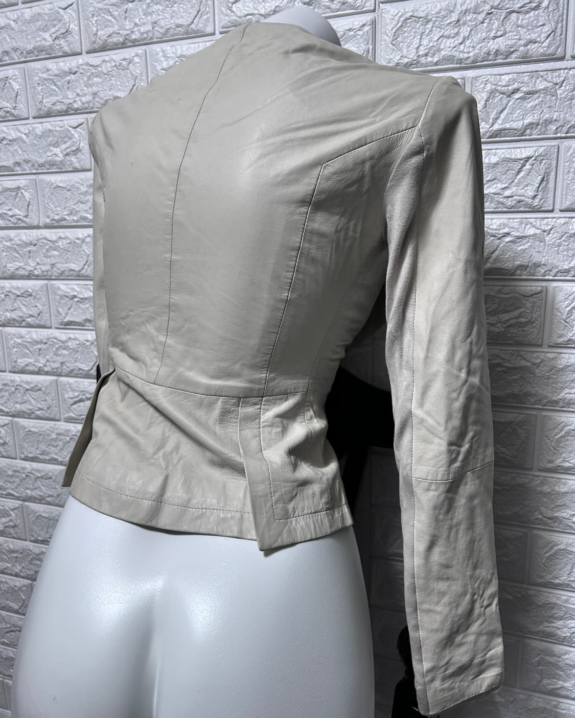 00‘s 엠포리오 아르마니 비대칭 램스킨 자켓 상품이미지5