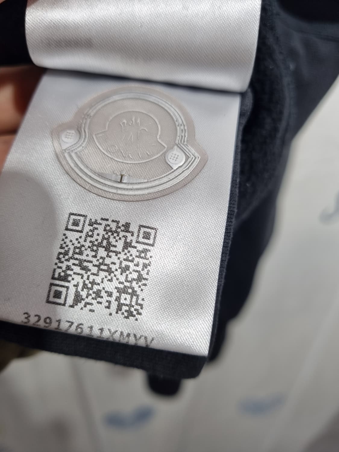 정품) 몽클레르  테디 베어 패치 스웨트 셔츠  상품이미지7