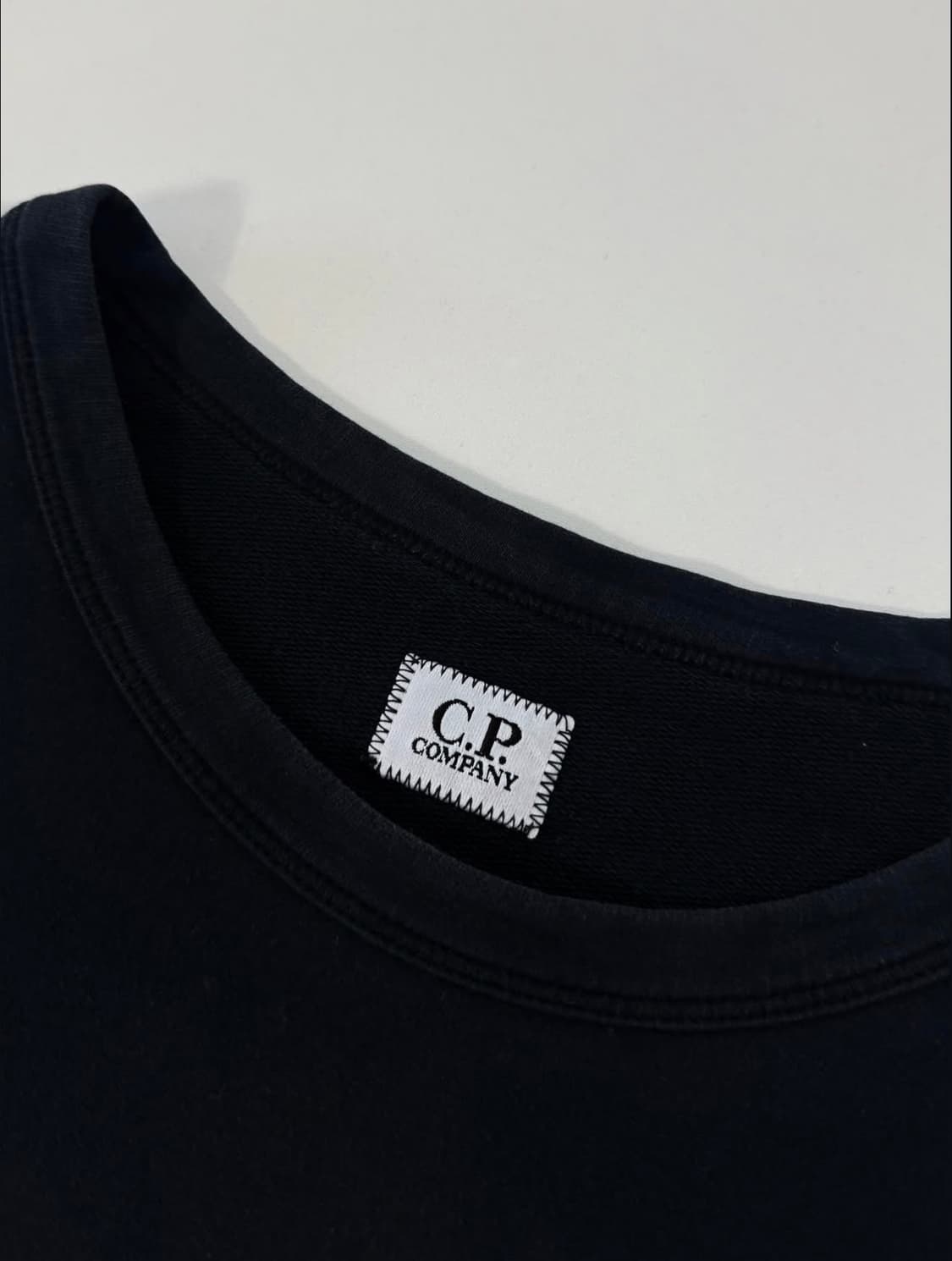 CP컴퍼니 렌즈 맨투맨 XL 상품이미지4