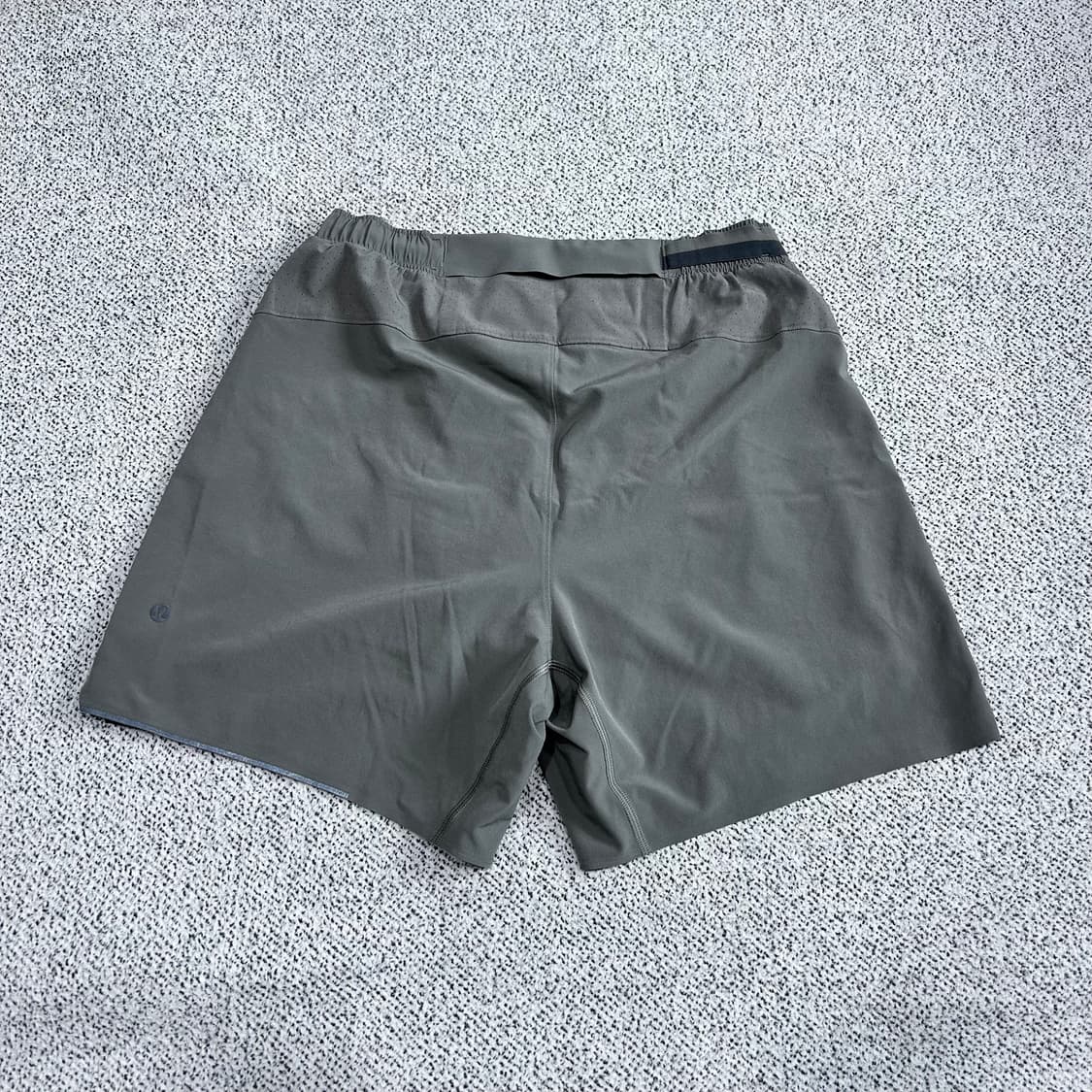 룰루레몬 써지러닝쇼츠 상품이미지2