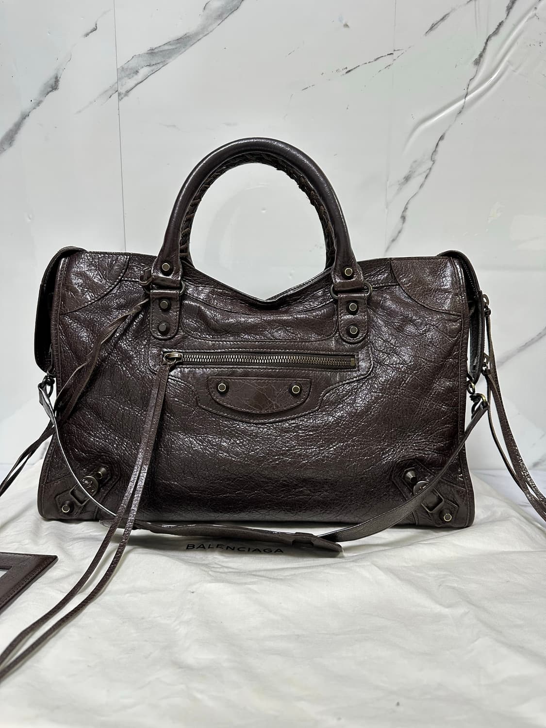 [A+ 정품] 발렌시아가 시티 모터백 미디움 다크브라운 상품이미지1