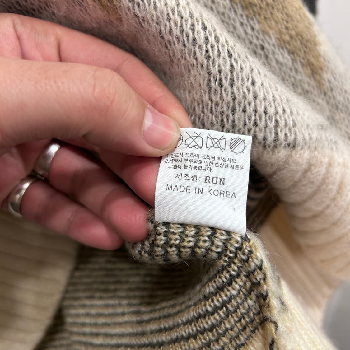 RUN 부클 아가일패턴 오버핏 니트 상품이미지4