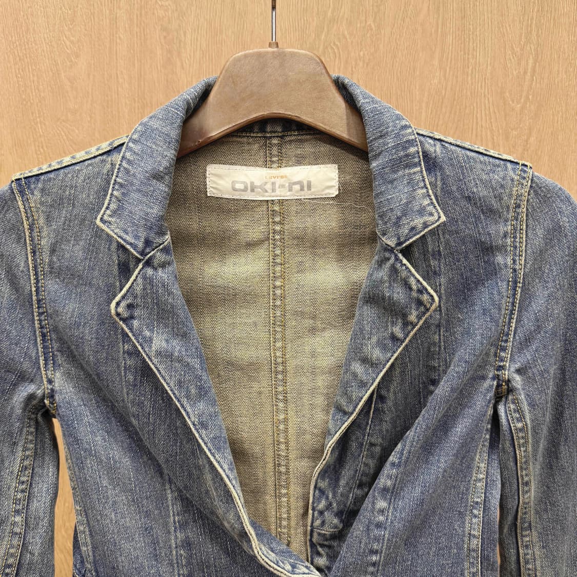리바이스 오키니 데님 청자켓 절개 라인 소매 트임 디테일 슬림핏 중청 상품이미지4