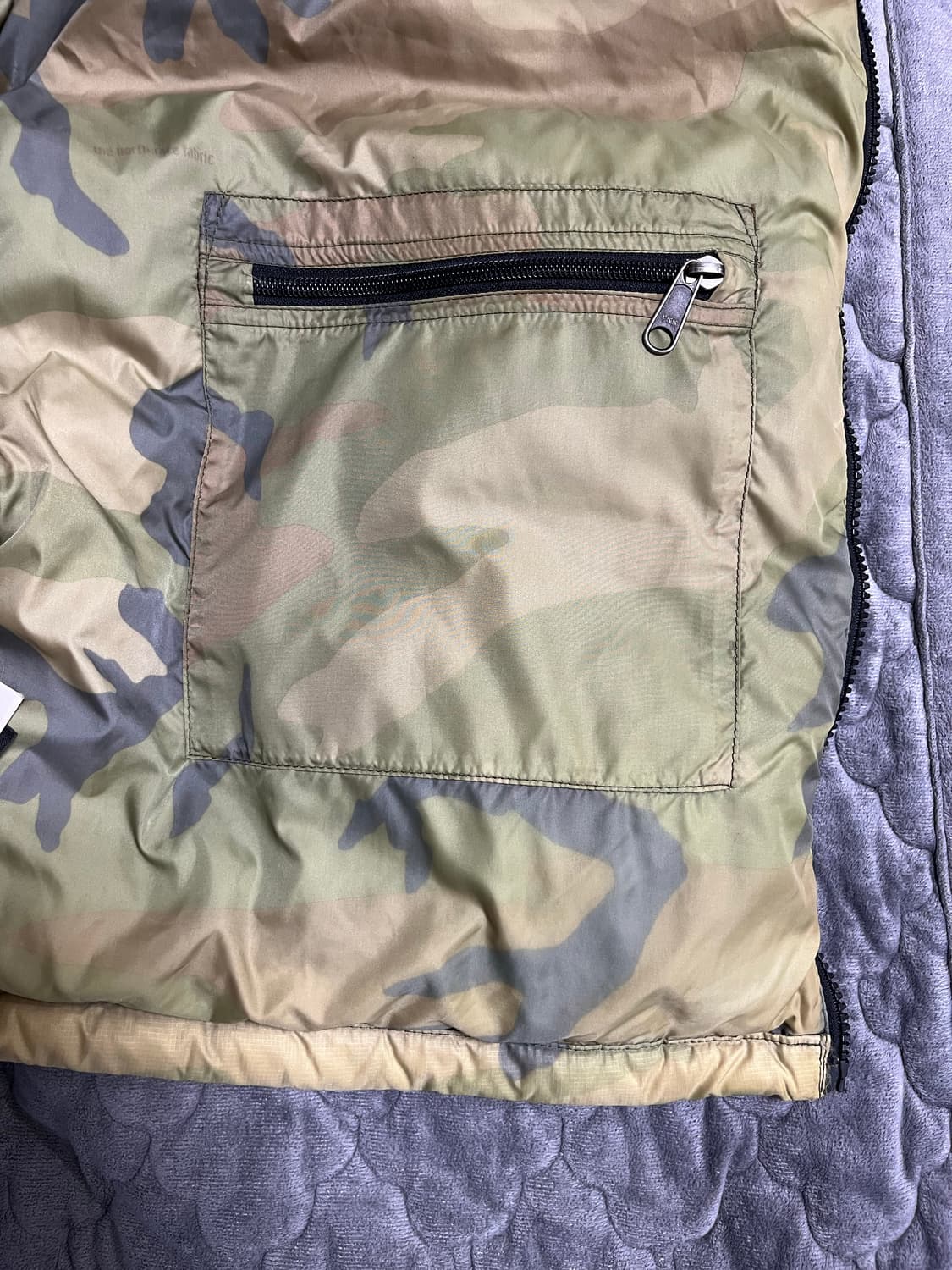 노스페이스 700 중앙로고 카모 패딩 조끼 베스트 XL 상품이미지7