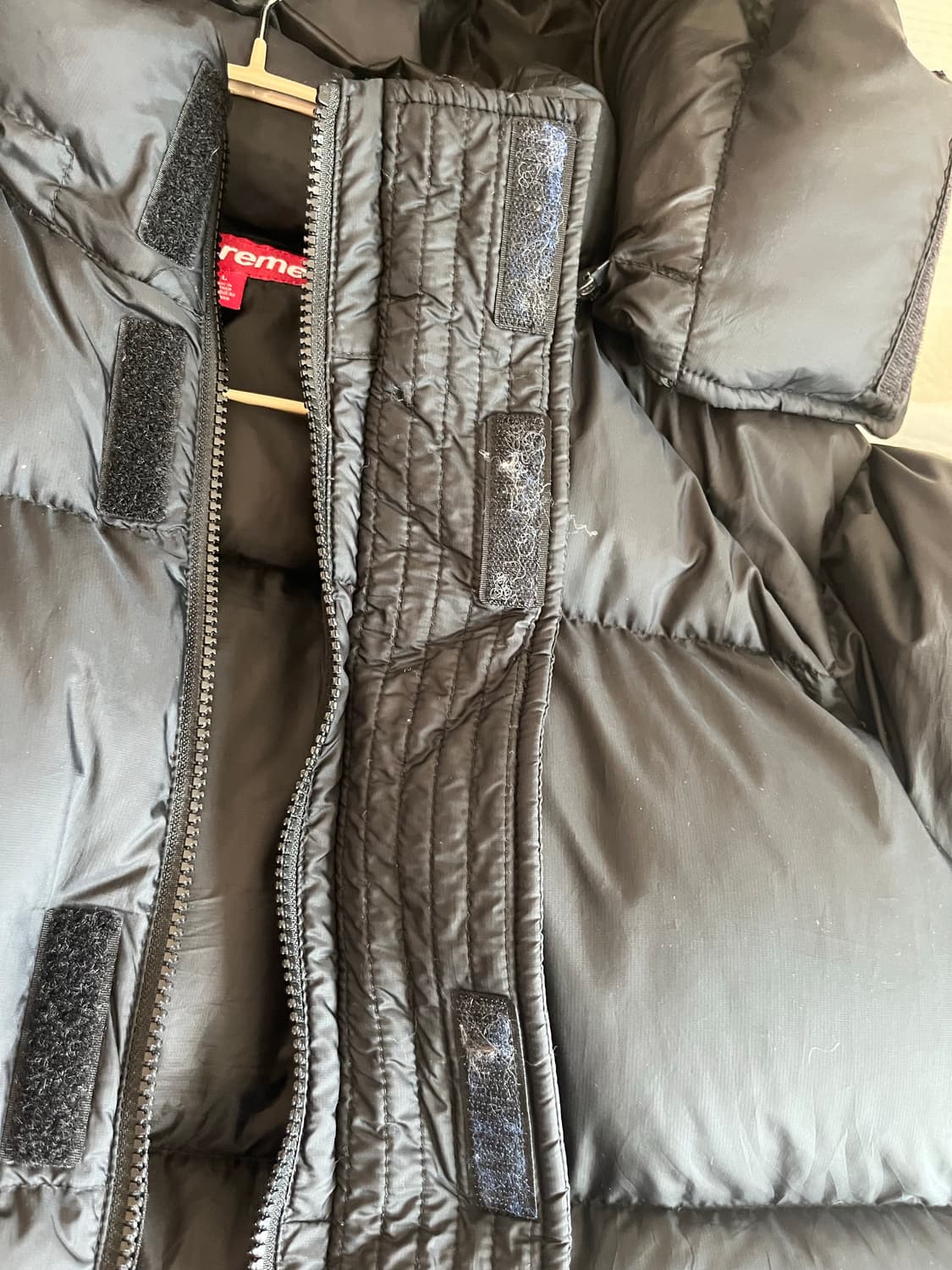 L사이즈 슈프림 700-필 다운 라이트웨이트 퍼퍼 자켓 블랙 - 24FW 상품이미지7