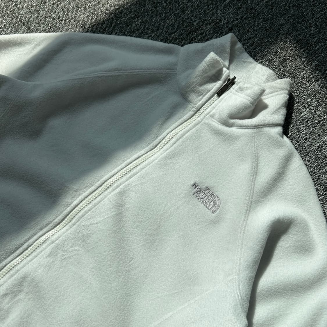 노스페이스 화이트 플리스 집업  상품이미지3