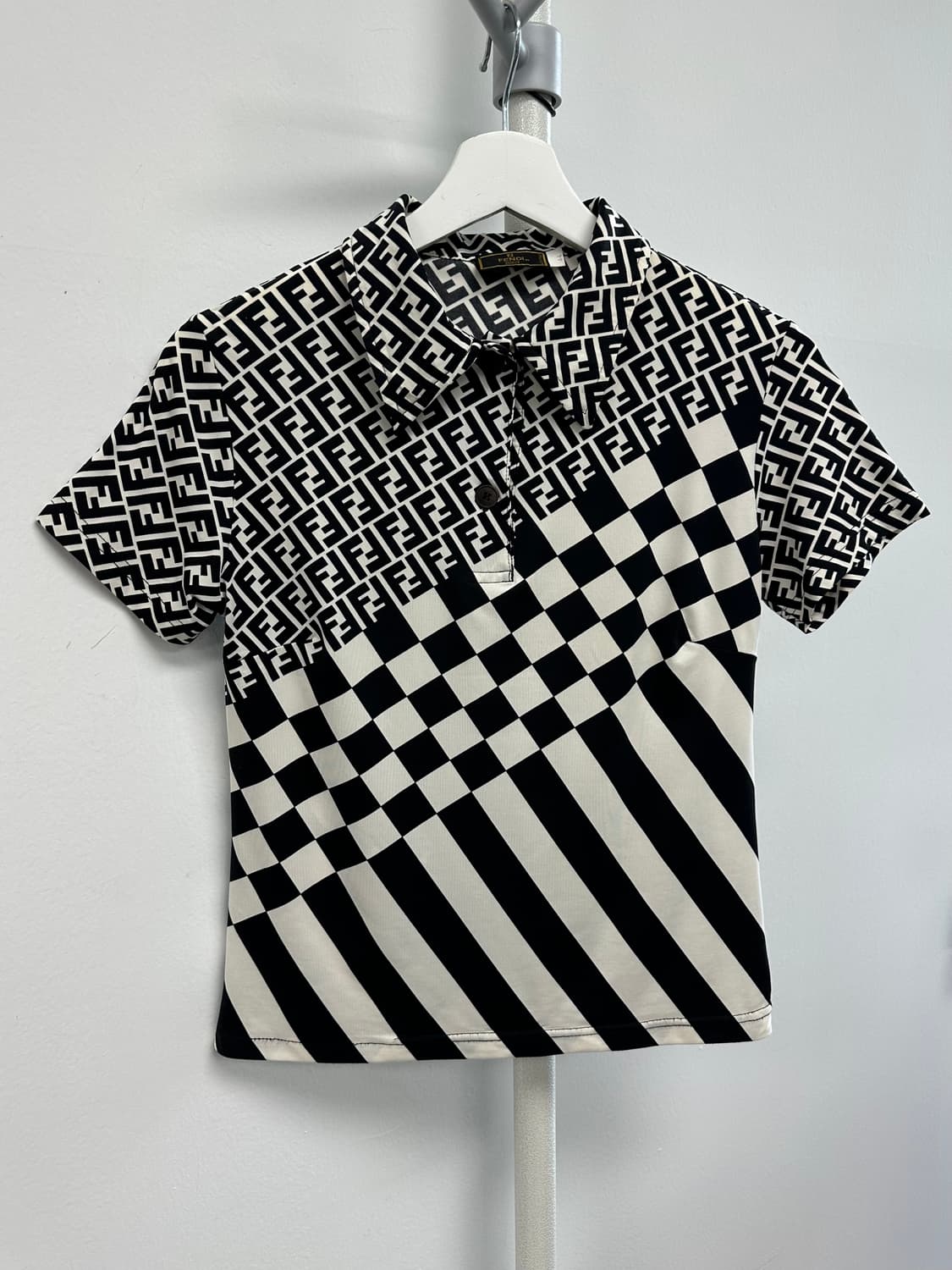 펜디 주카 로고 패턴 카라티 상품이미지2