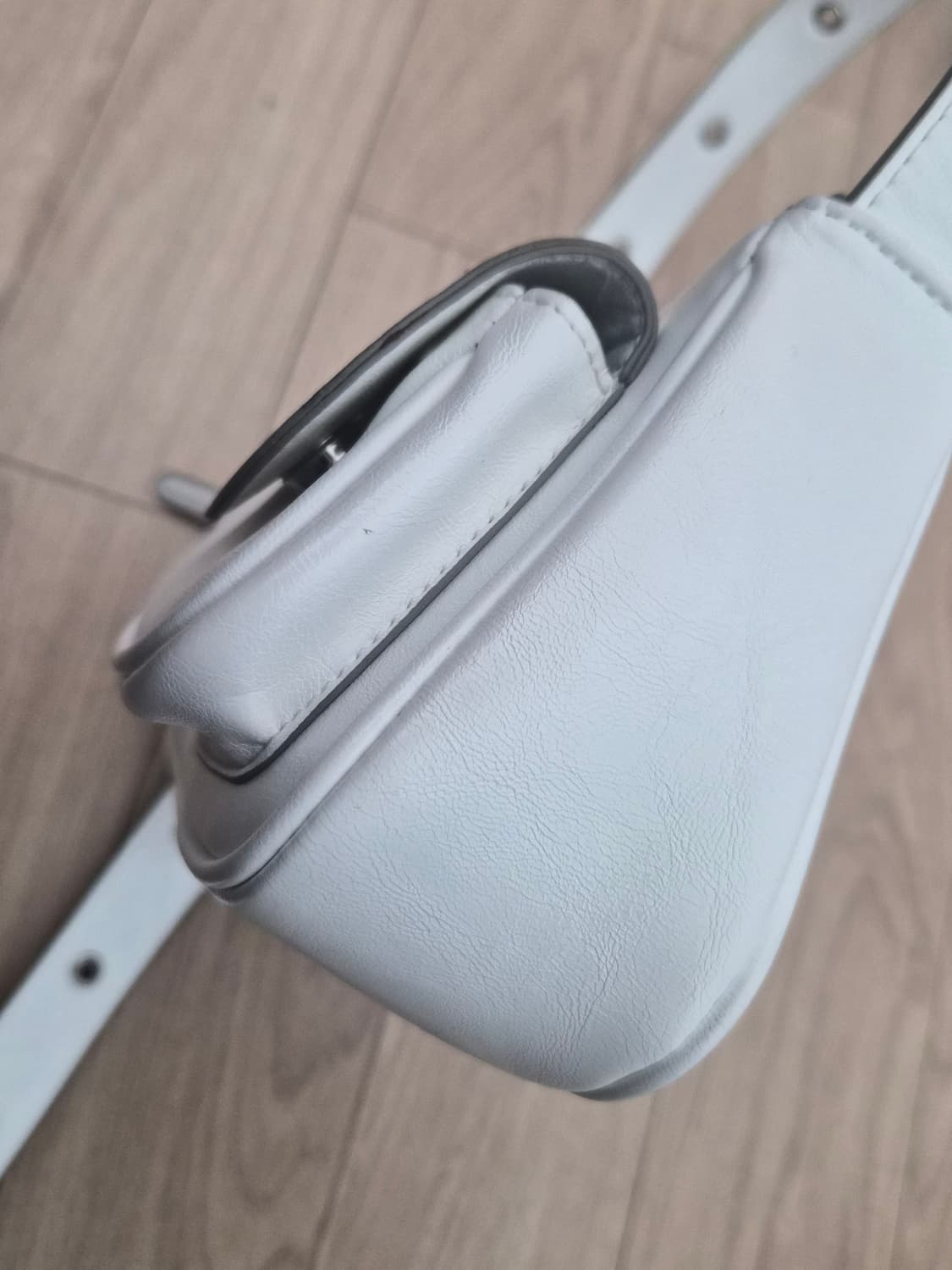 파인드카푸어 벨티 포켓백 25 화이트 상품이미지5