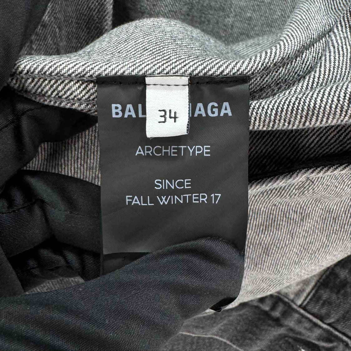 [34사이즈] 발렌시아가 백로고 데님 청 자켓 그레이 (519953) 상품이미지9