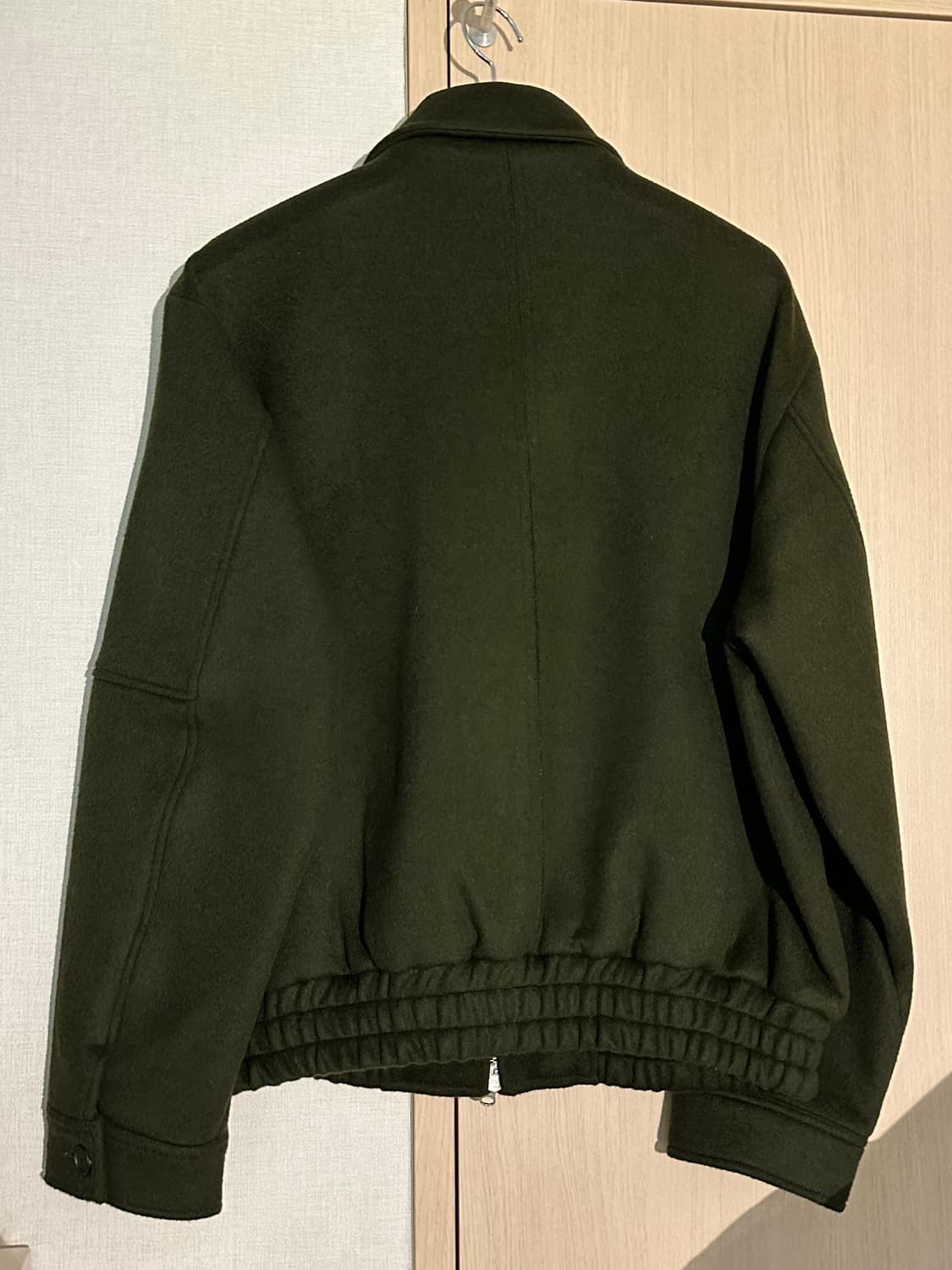 [새 상품/택o] 키네토 - 디스트로이드 컷팅 밴딩 자켓 '카키' (L) 상품이미지3