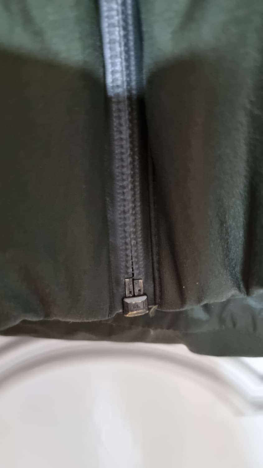 유니클로 심리스 다운 패딩 L 상품이미지6