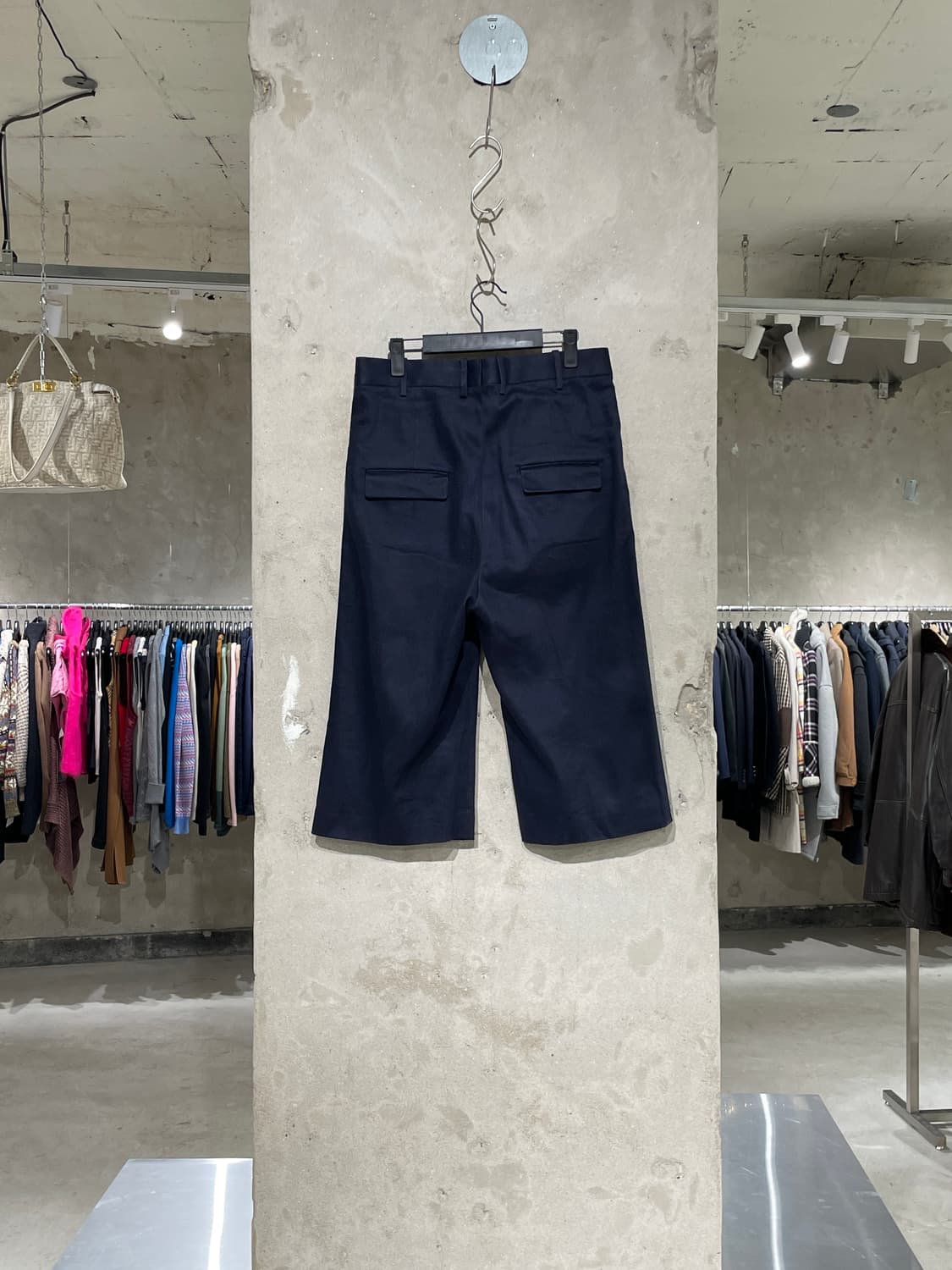 닐바렛 16S/S 네이비 스탠다드 핏 원 턱 코튼 카프리 팬츠 상품이미지6