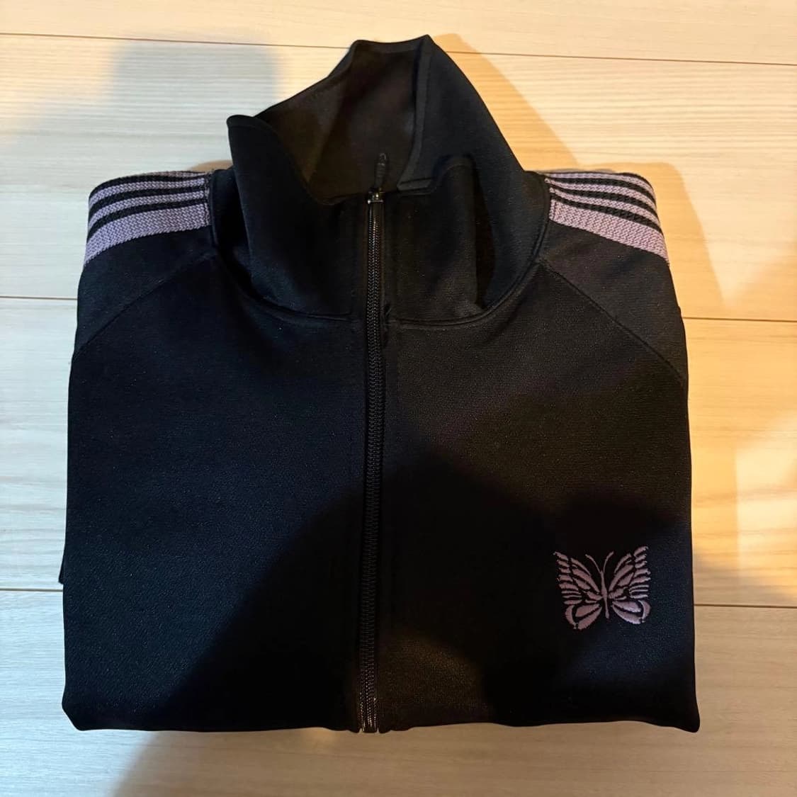  니들스 트랙 재킷 블랙 x 퍼플 상품이미지3