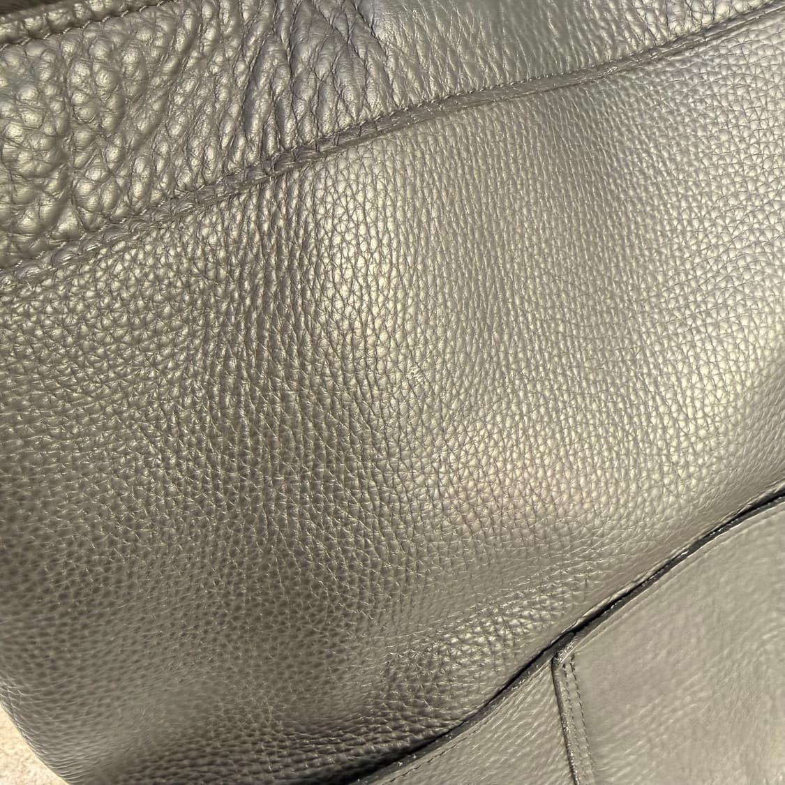 꼼데가르송 레더 실린더 토트백 상품이미지4