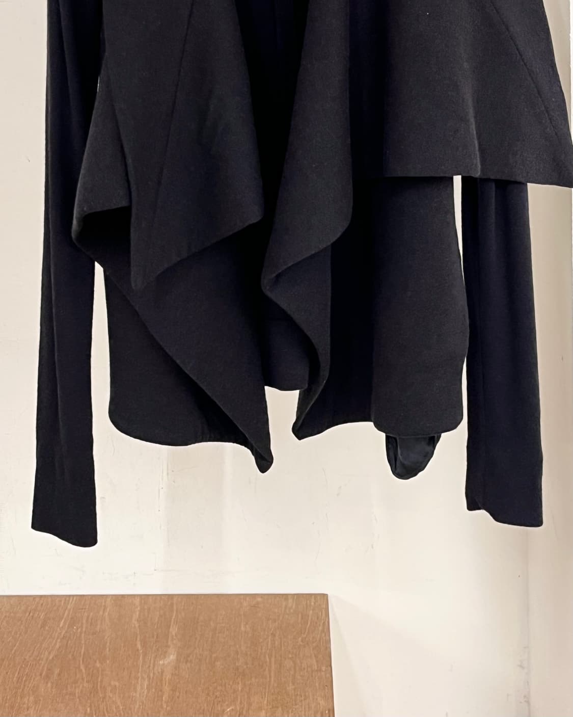 릭오웬스 블랙 릴리즈 드레이프 자켓 상품이미지5