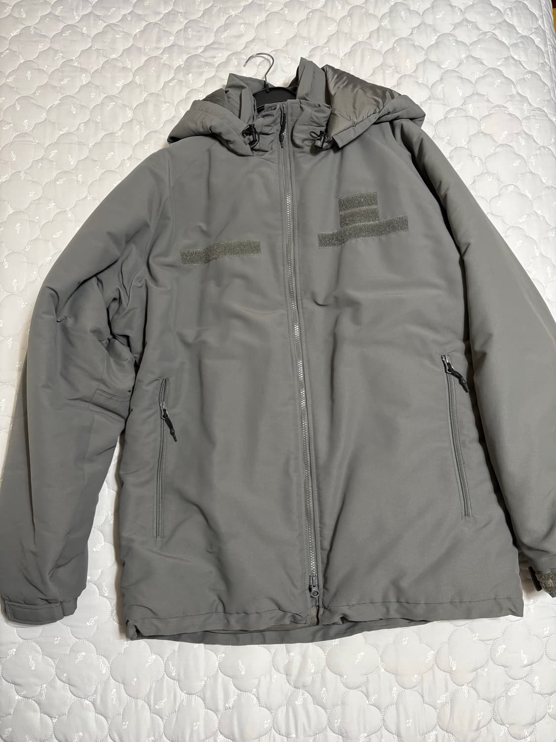 유니폼브릿지 프리마로프트 level7 패딩 L사이즈 판매 상품이미지1