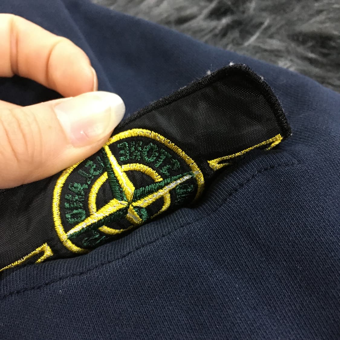 투티/A10 STONE ISLAND 맨투맨 네이비 상품이미지3