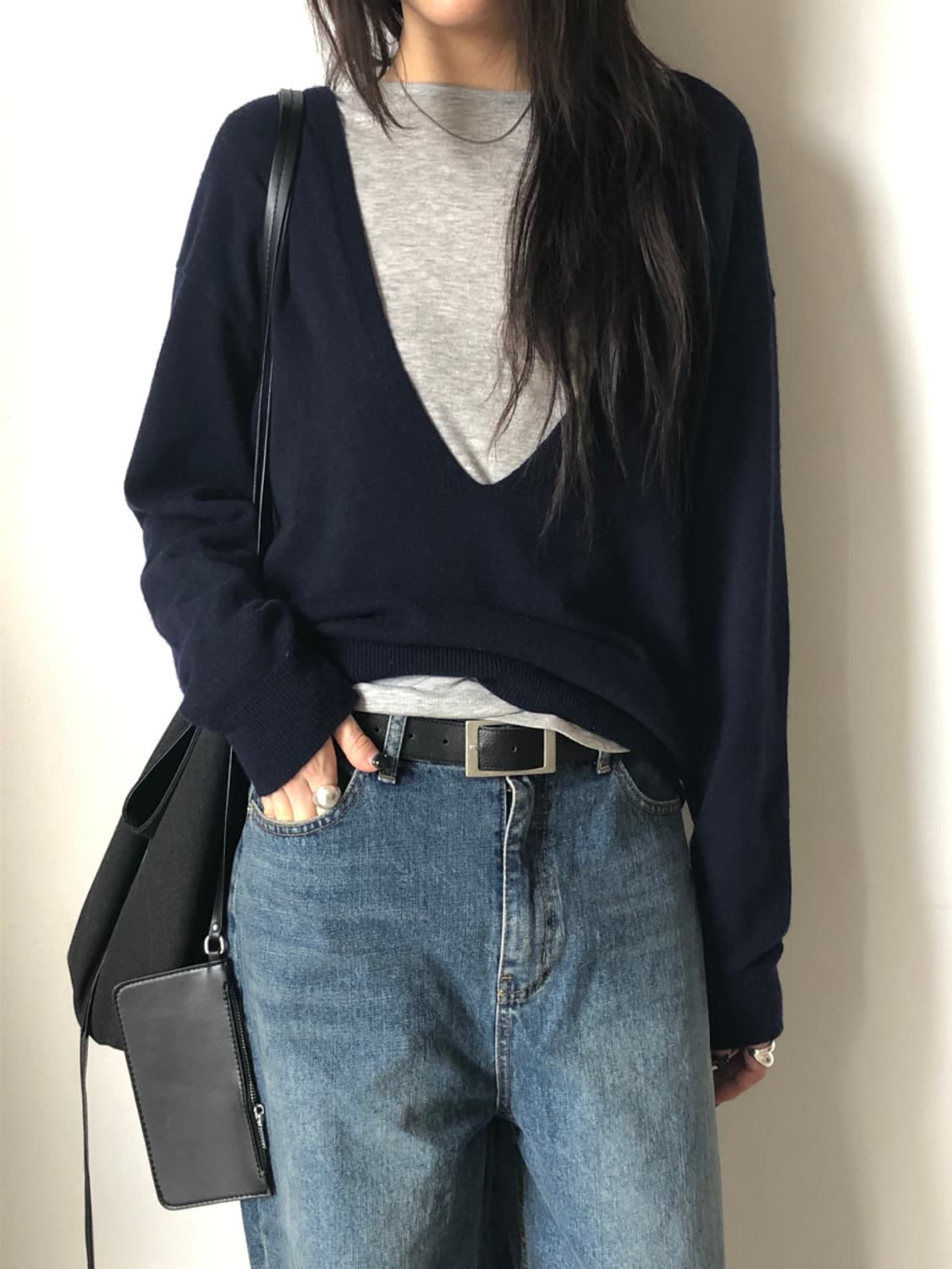 네이비 딥브이넥니트 새상품 상품이미지4