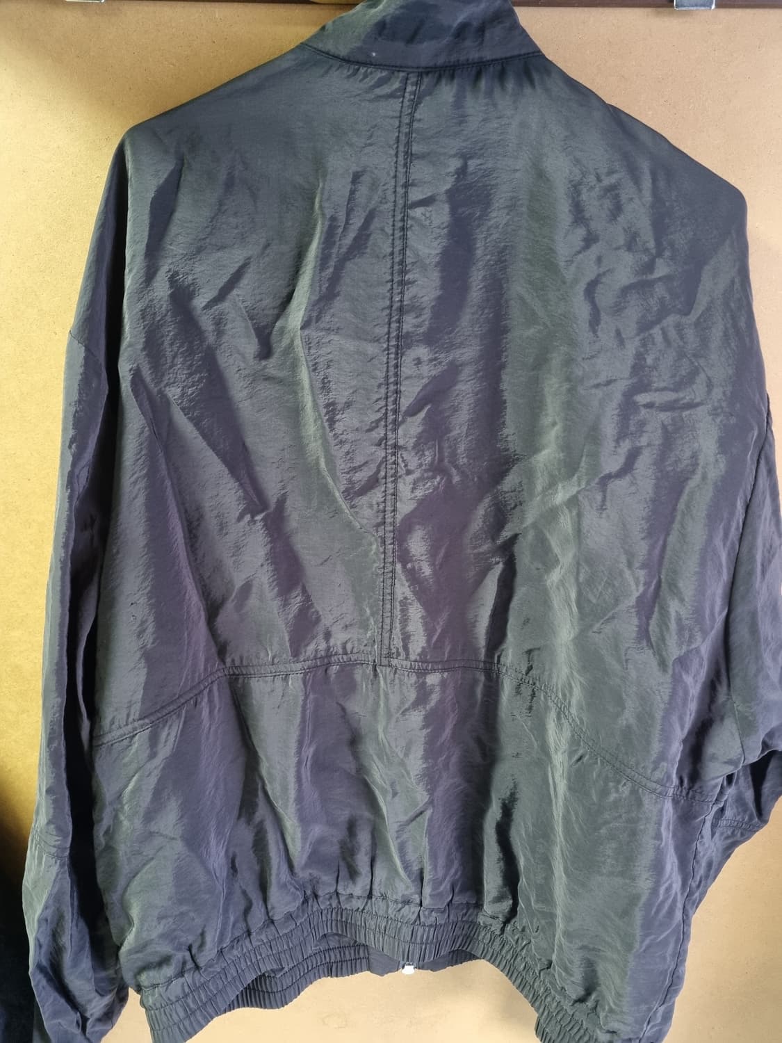 인사일런스 오버사이즈 실키 자켓  상품이미지2