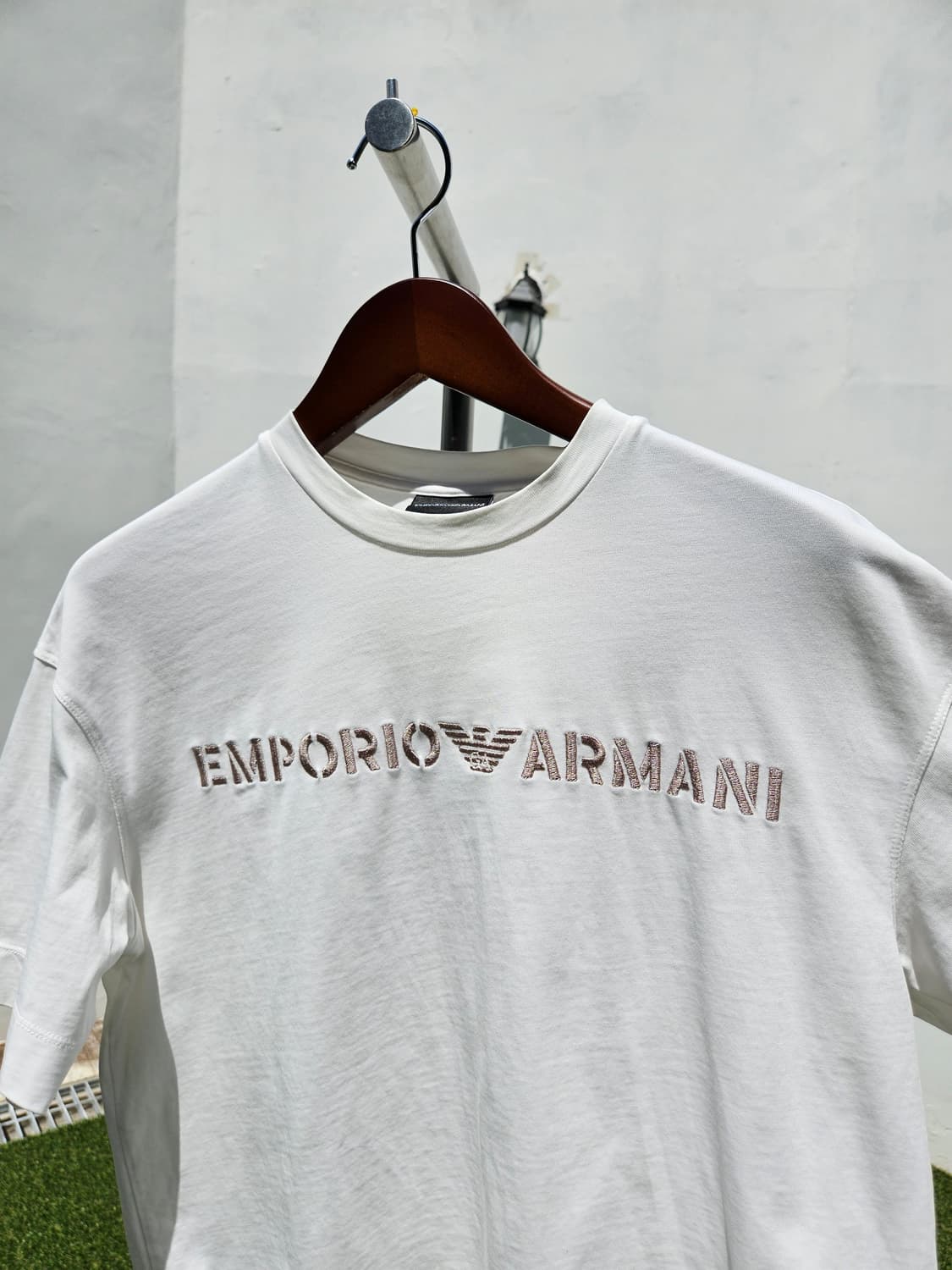엠포리오 아르마니 자수 로고 티셔츠 상품이미지3