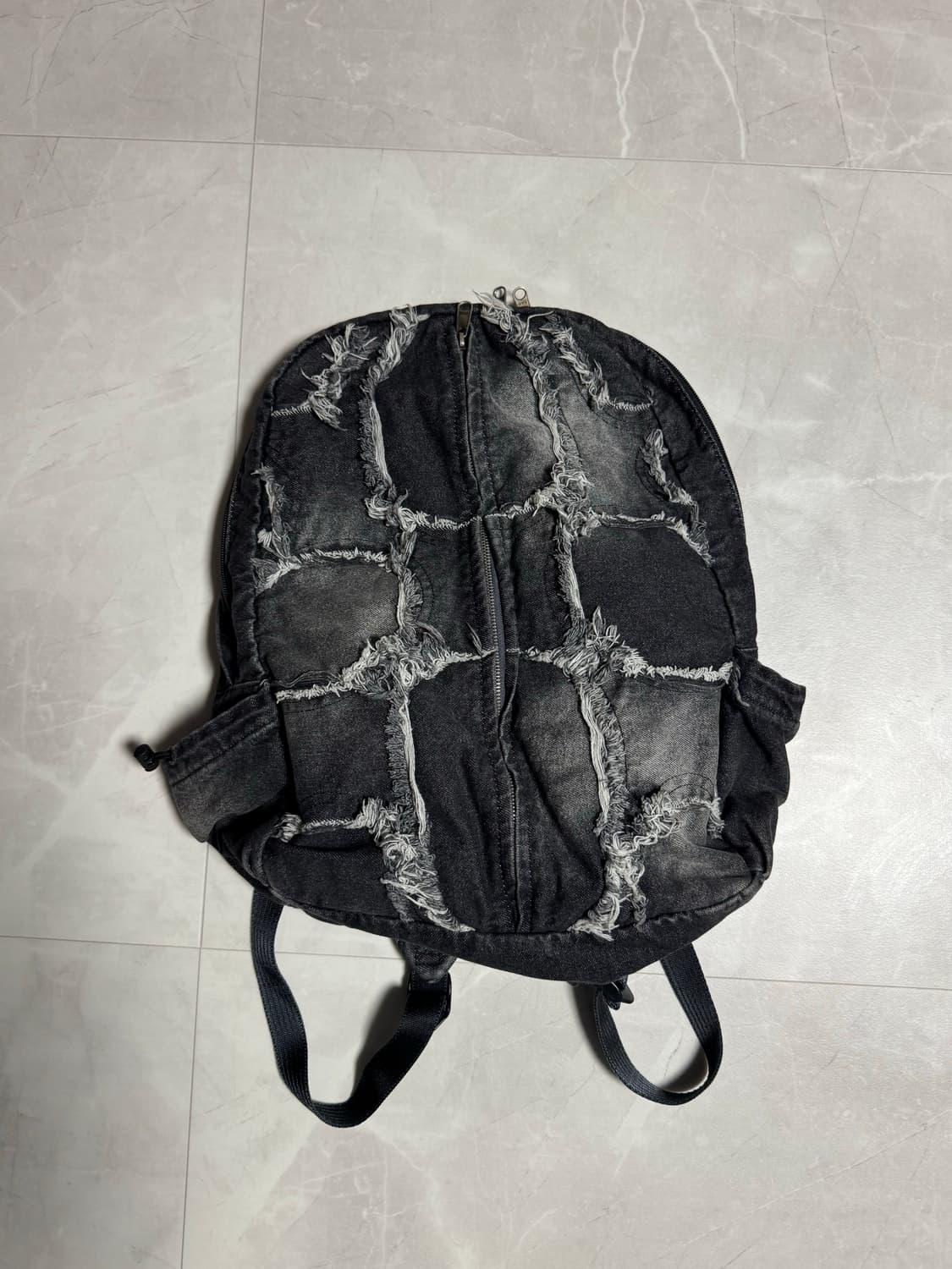 이우가마카라스 데님 터틀 백팩 블랙 상품이미지3
